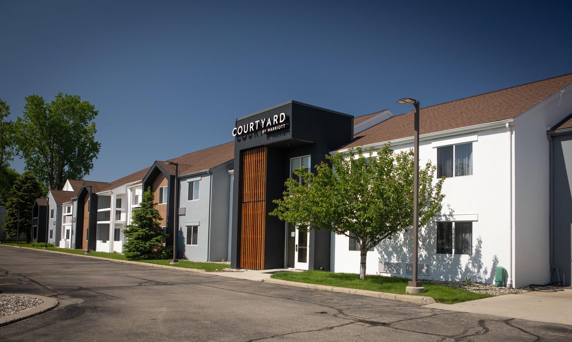 Vista Exterior Courtyard by Marriott Lansing