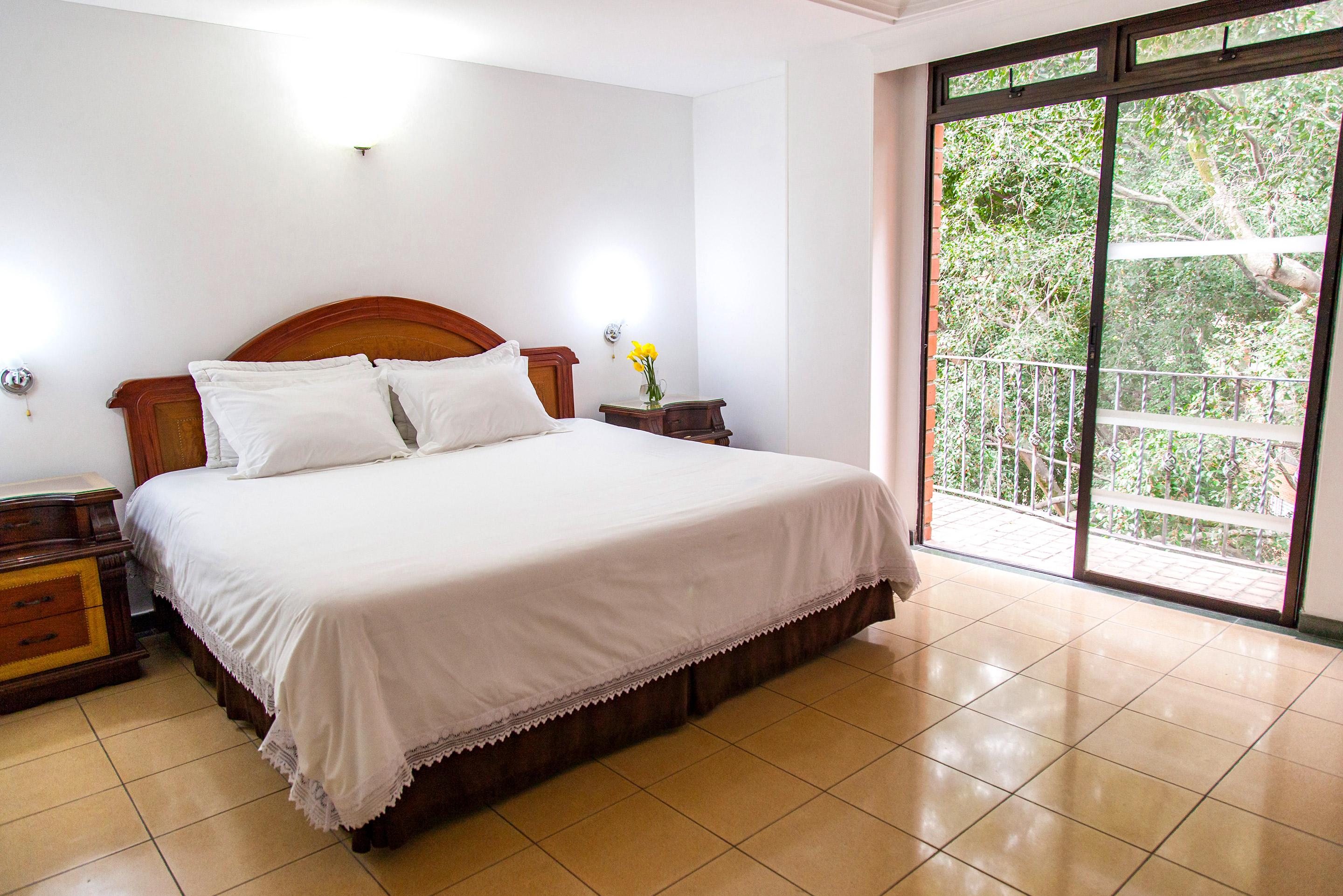 Hotel CASA LAURELES HOTEL