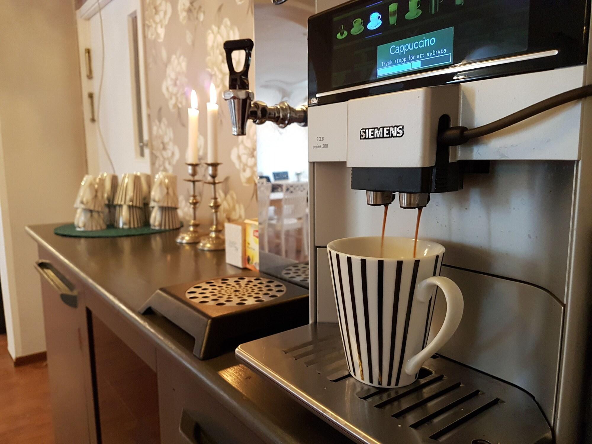 Bar/Salón Smålandsstenar hotell