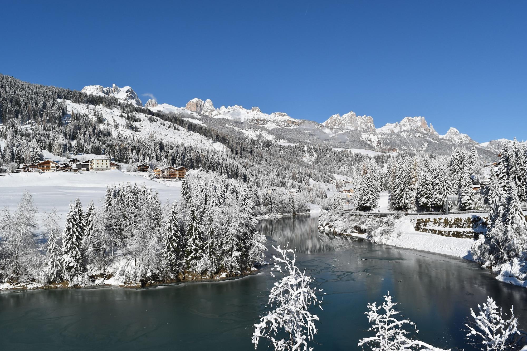 Vista Exterior Latemar Hotel Suites & Spa