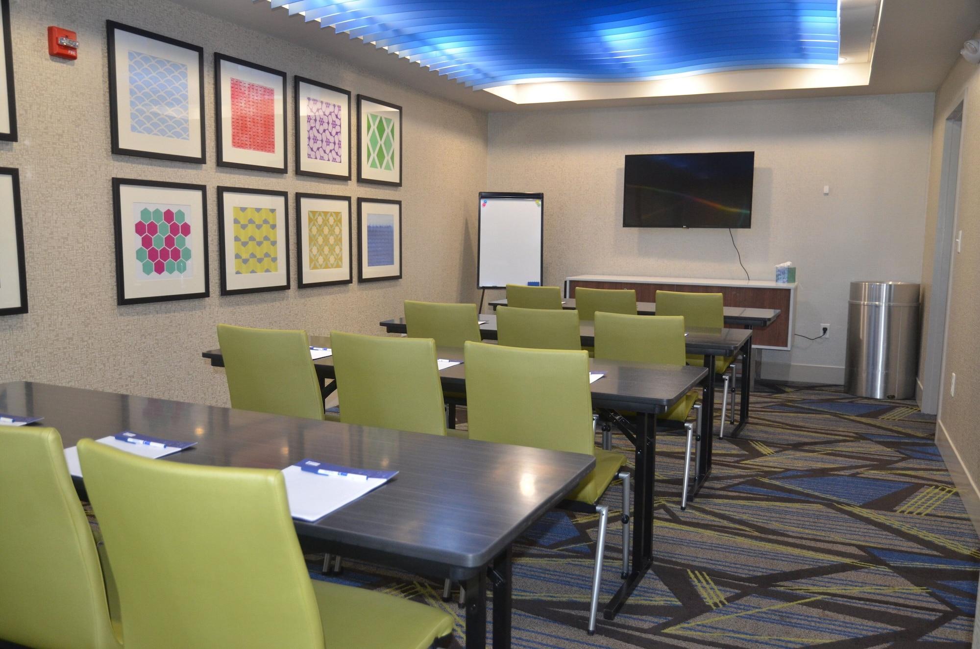 Sala de Reuniones Holiday Inn Express Hotel & Suites Rochester by IHG