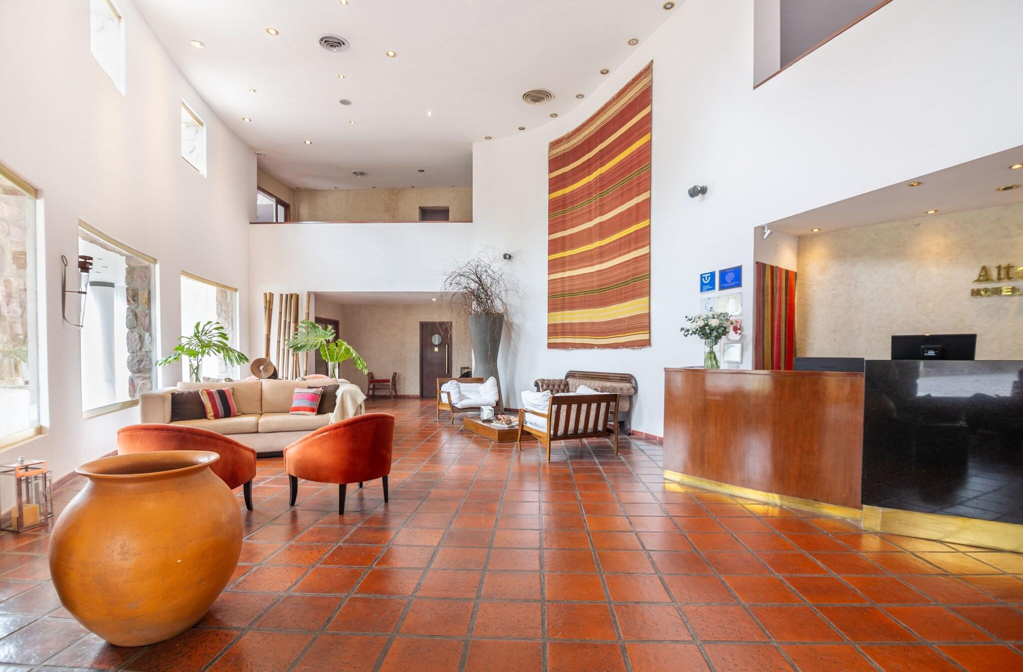 Vista Lobby Altos de la Viña, Wine Hotel & Spa