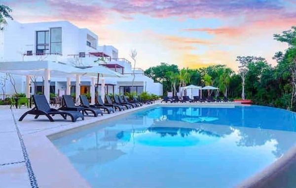 Zen Luxury Corner Loft! Relax, Golf, central location to see the sights! - Hoteles solo adultos en Akumal, México