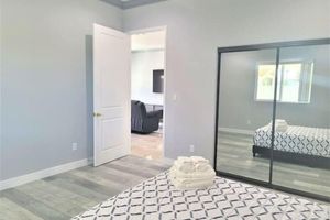 Alquiler Vacacional - High Ceiling*2-levels Home*5 miles to Disneyland