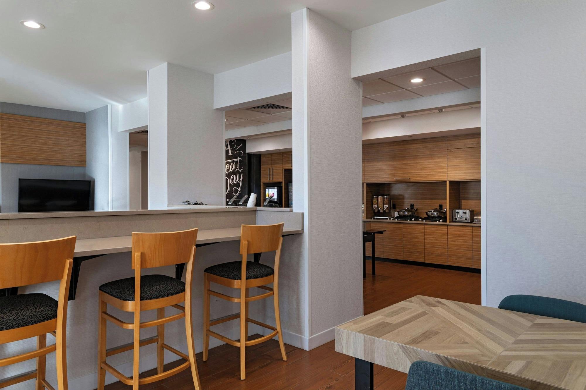 Restaurant TownePlace Suites by Marriott Ames