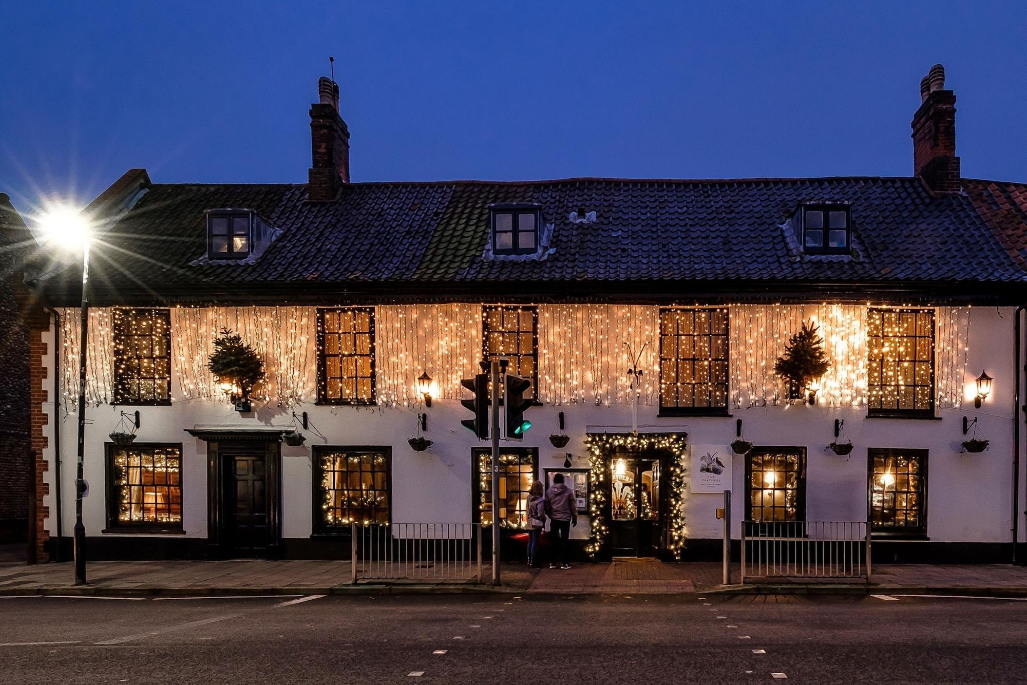 Vista Exterior The Feathers Holt