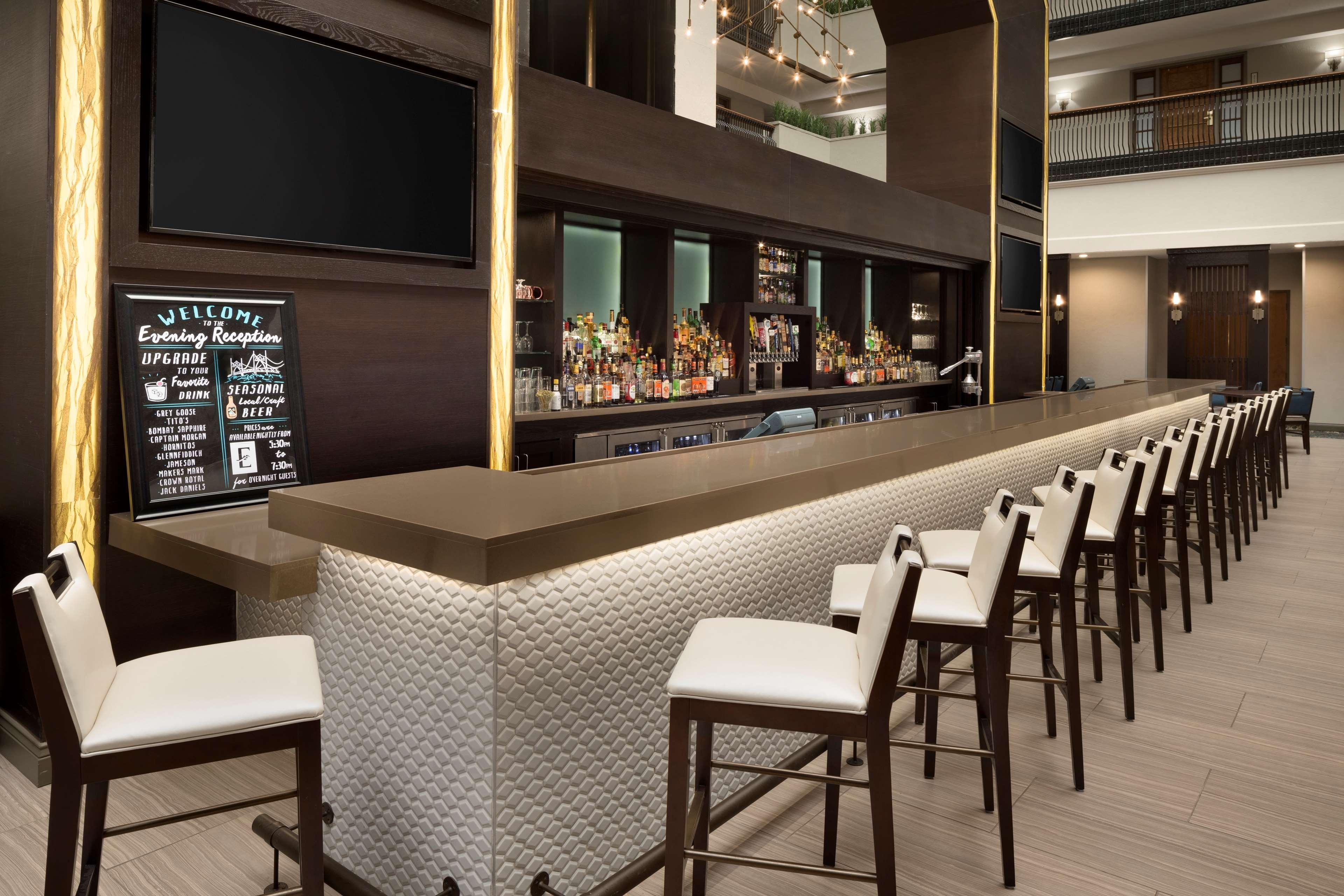 Bar/Salón Embassy Suites by Hilton Columbus