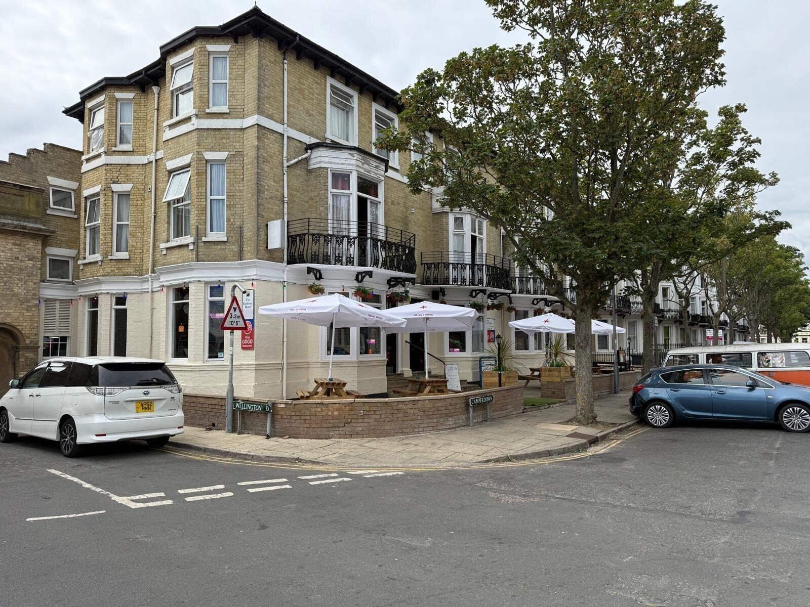 Vista Exterior The Embassy Hotel