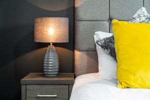 Alquiler Vacacional - Elegant Flat Near Stonehenge Amesbury Town Center Smart TVs Netflix FREE PARKING