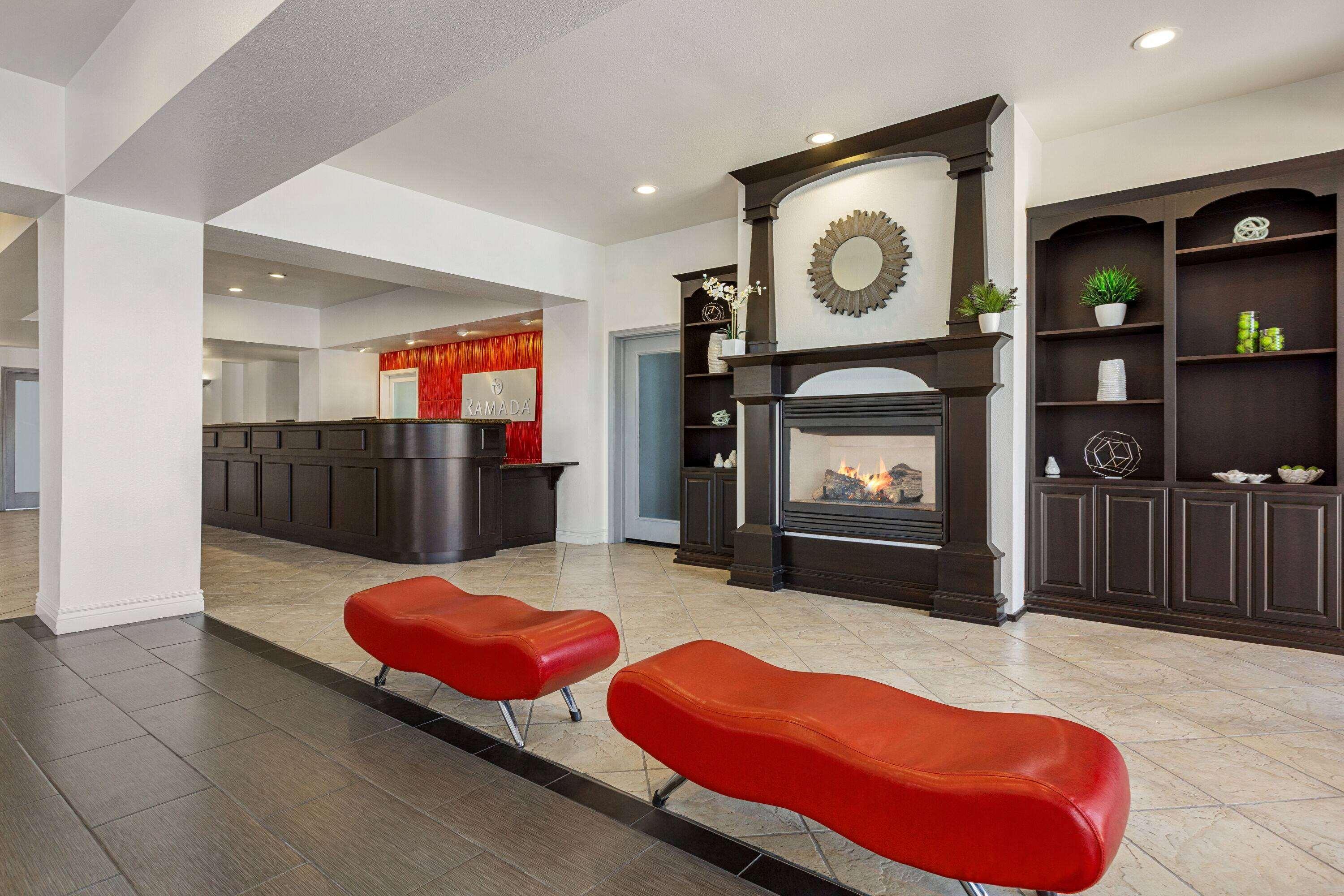 Vista Lobby Ramada by Wyndham Marina