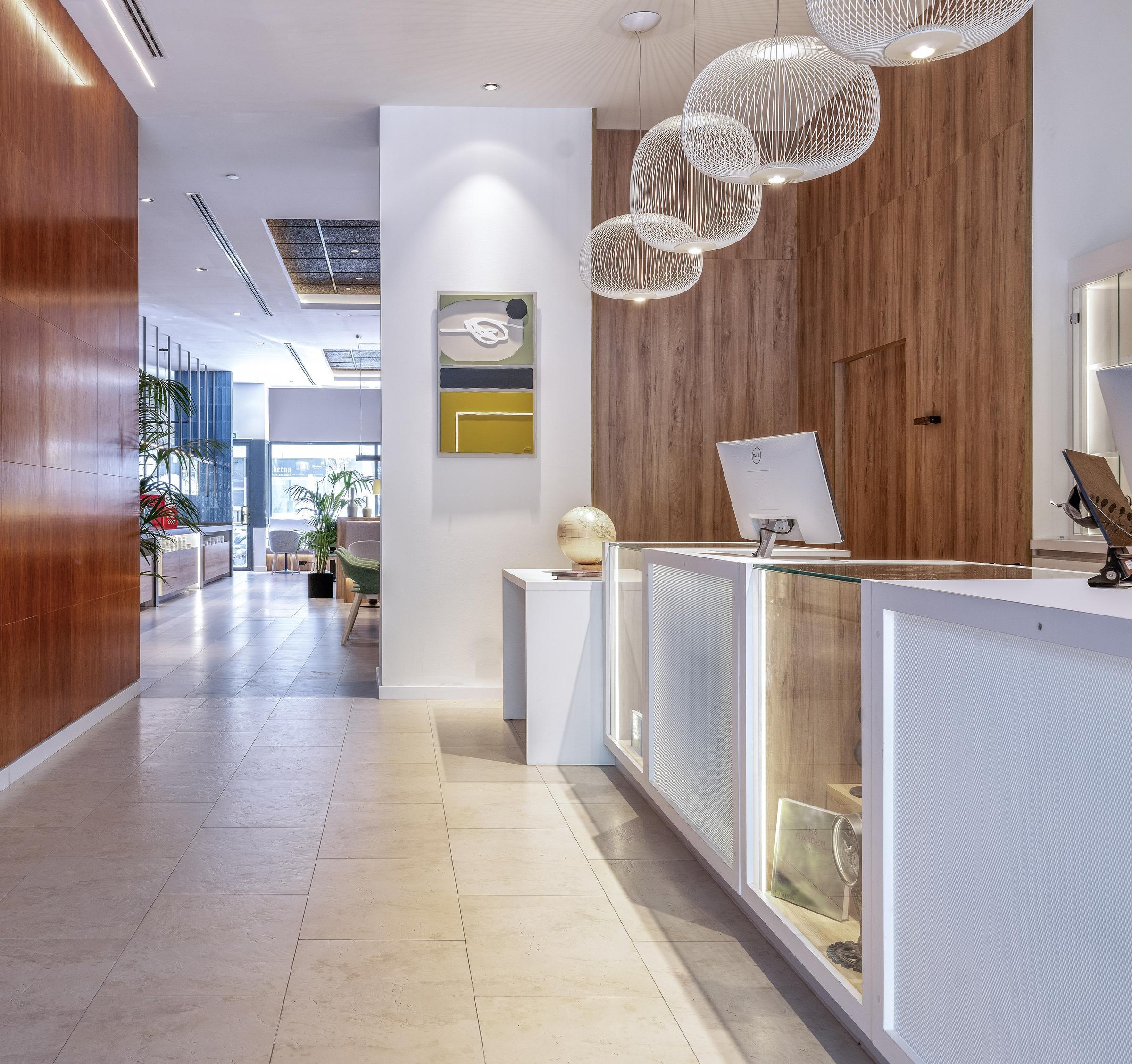 Vista Lobby INNSiDE by Melia Valencia Oceanic