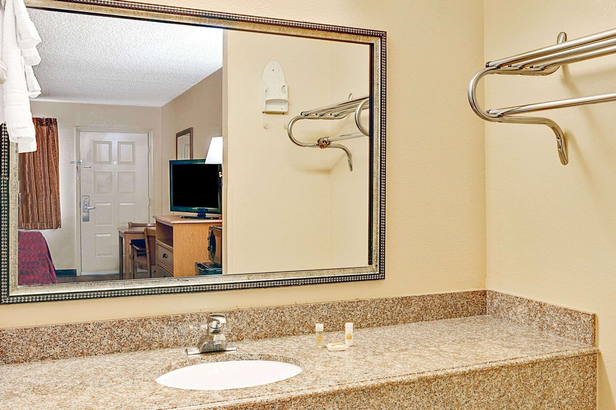 Equipamiento de Habitación Days Inn by Wyndham Boerne