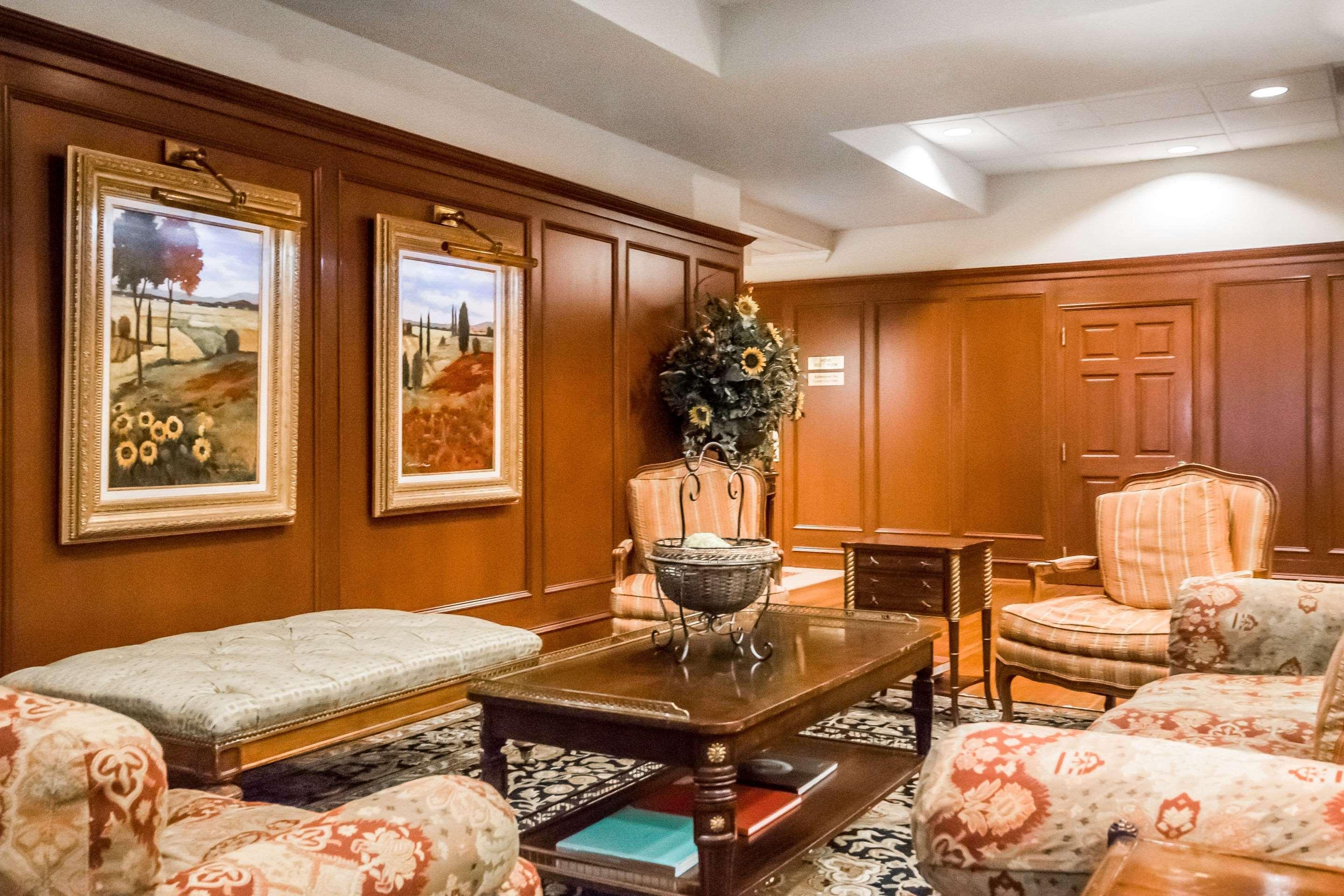 Vista Lobby The Inn at Henderson's Wharf, an Ascend Collection Hotel