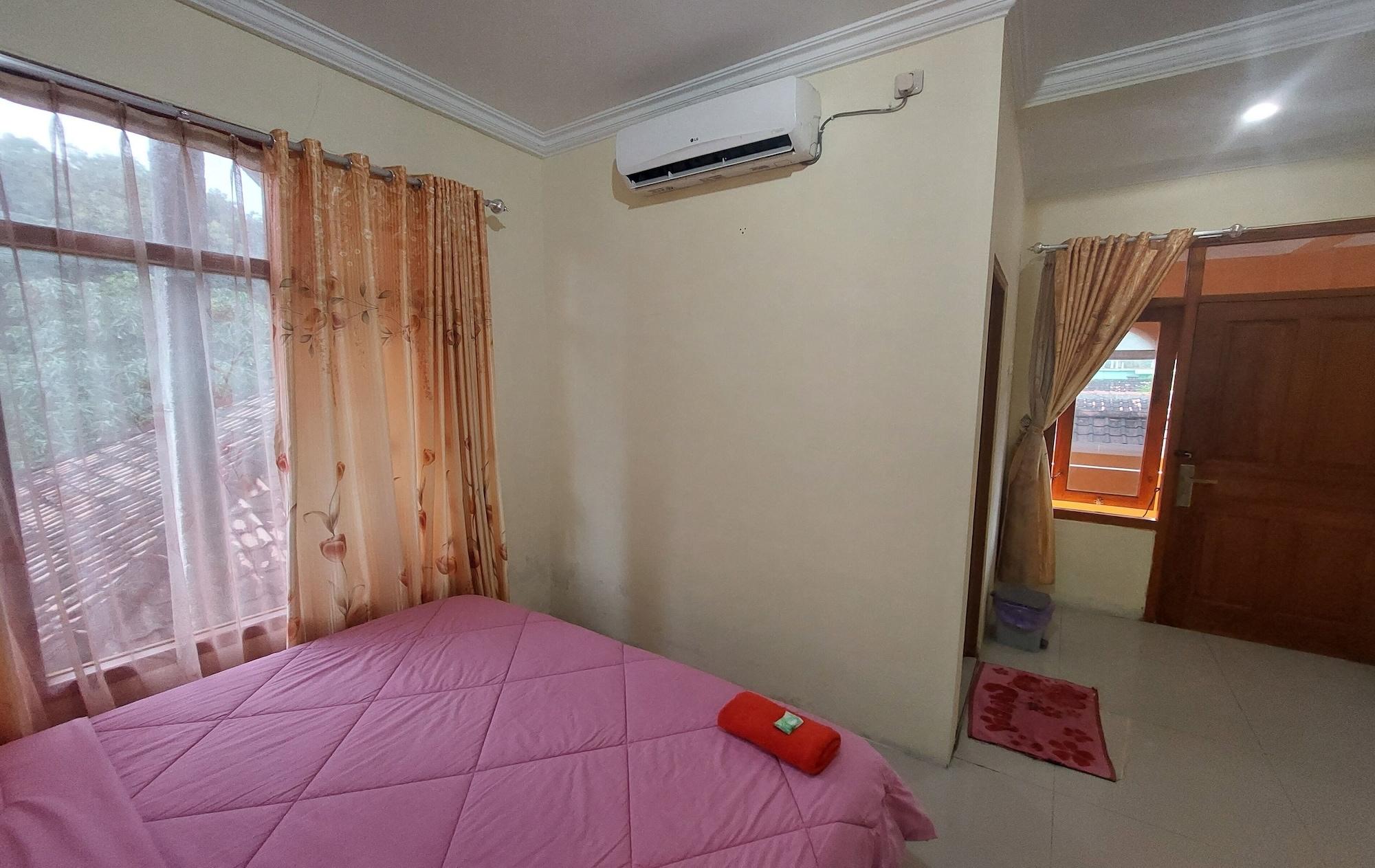 Set de Habitación HOTEL PARANGTRITIS GANDUNG JR