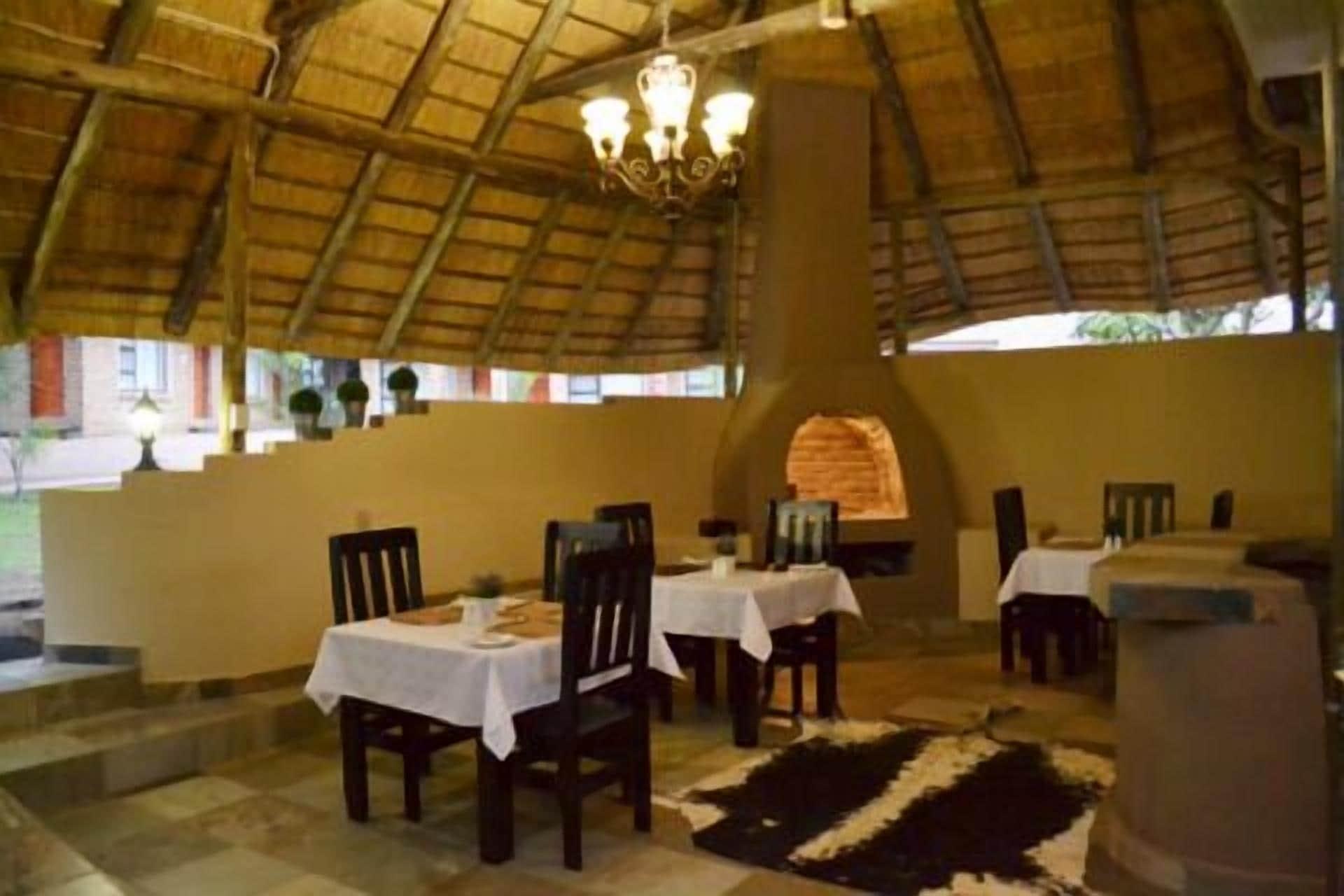 Restaurant B at Home Guesthouse Piet Retief