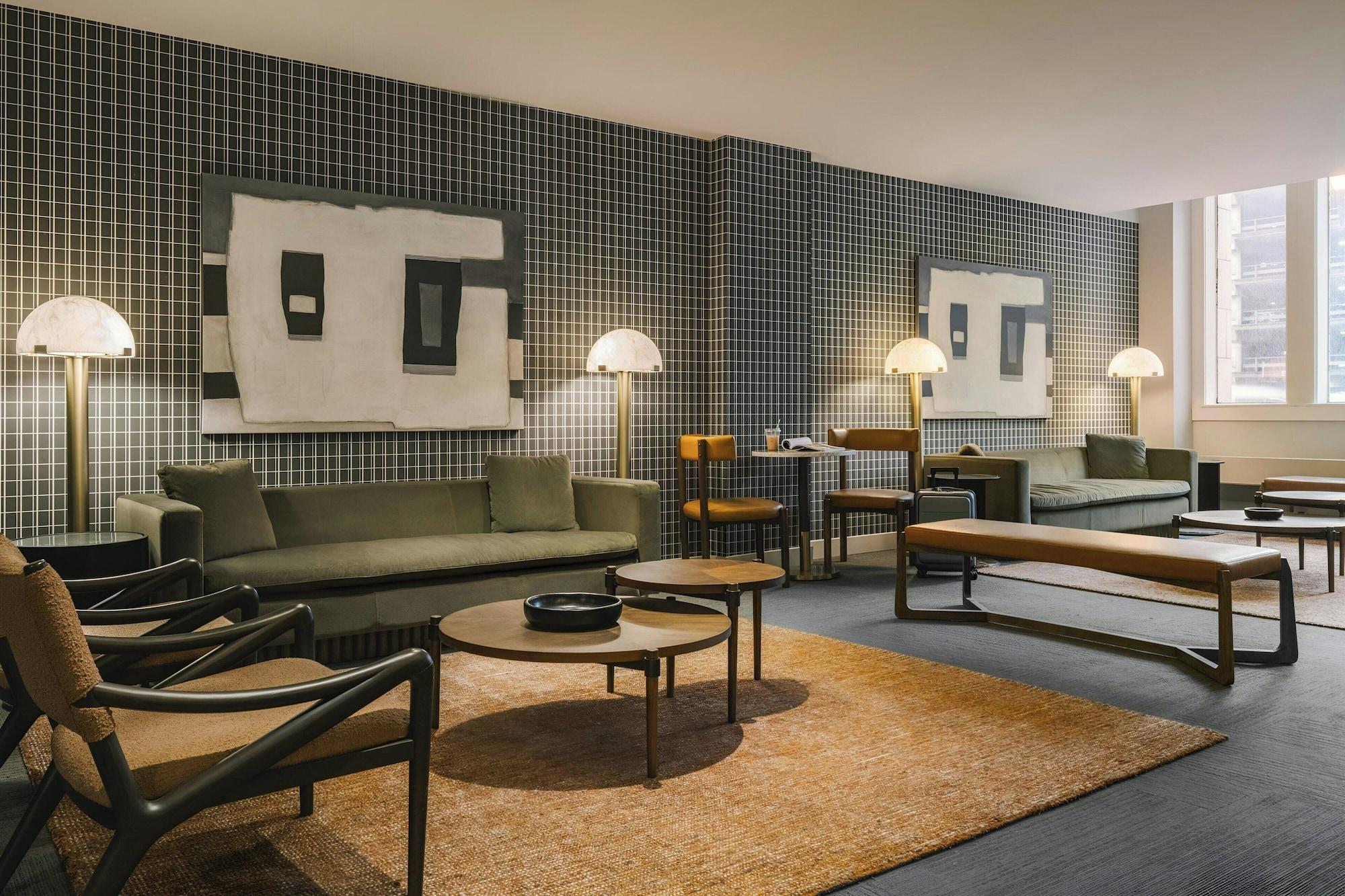 Vista Lobby Sonder by Marriott Bonvoy The Plymouth Apartments Loop