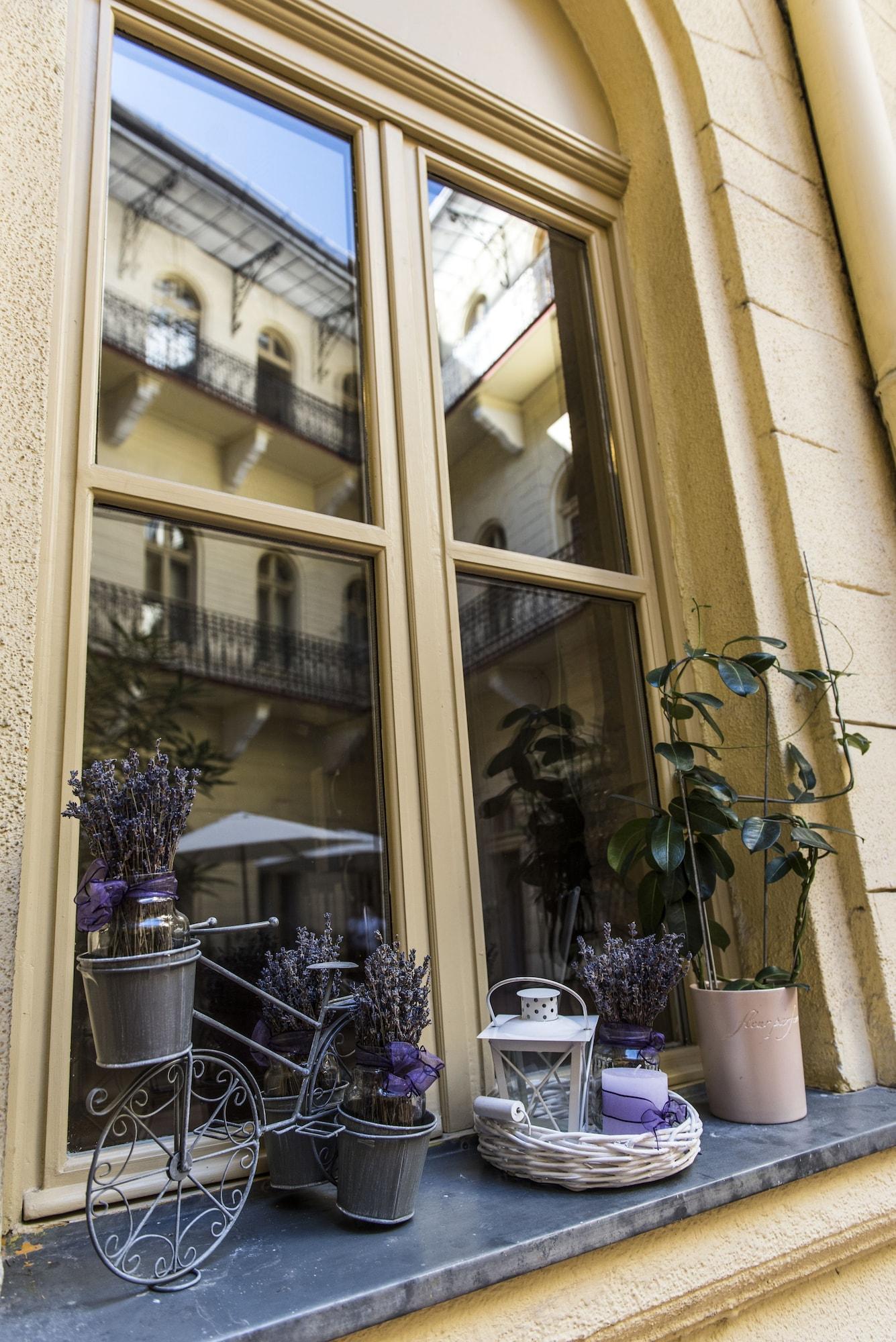 Restaurant Centrooms House