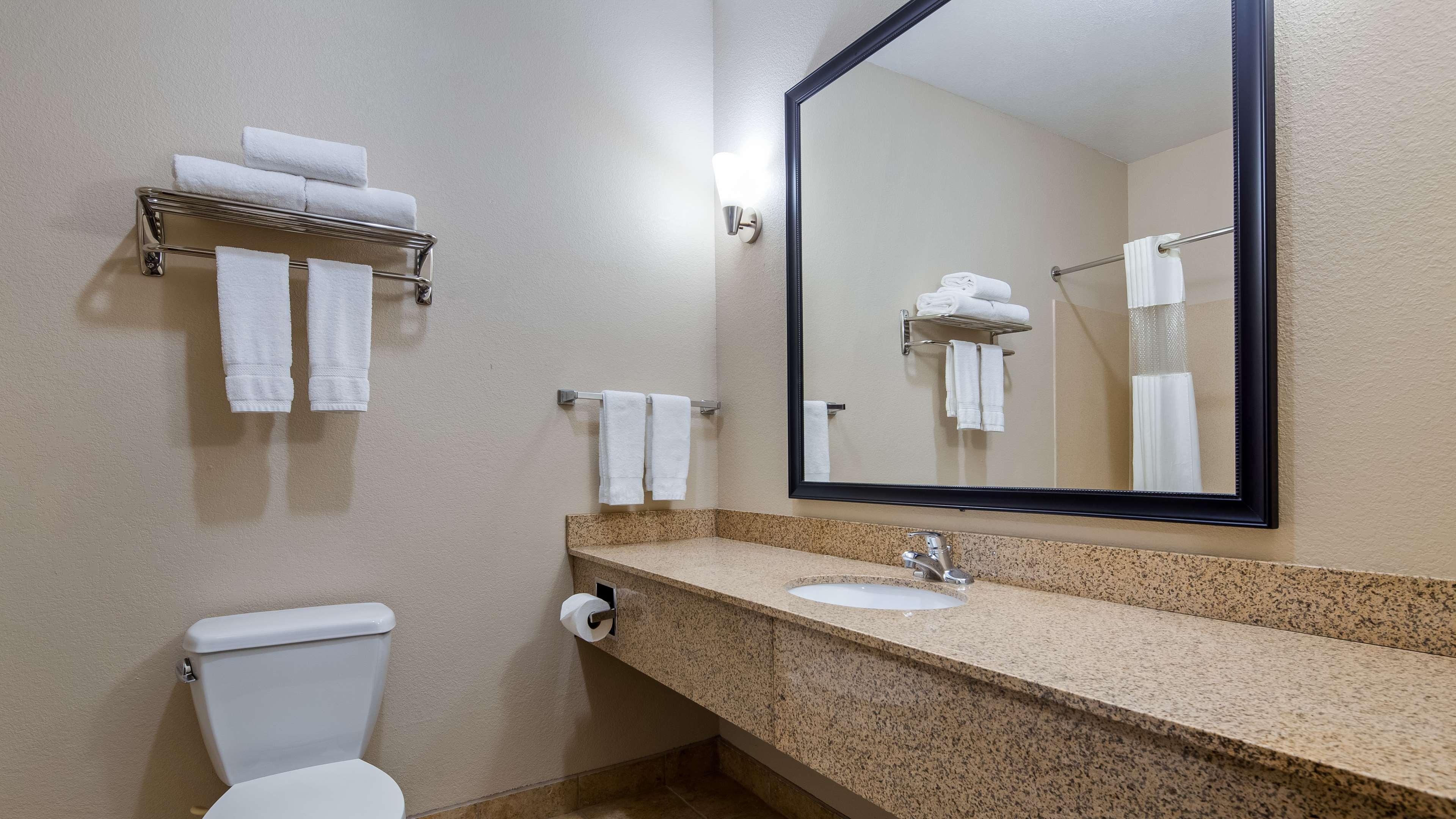 Vista Exterior Best Western Plus Eastgate Inn & Suites