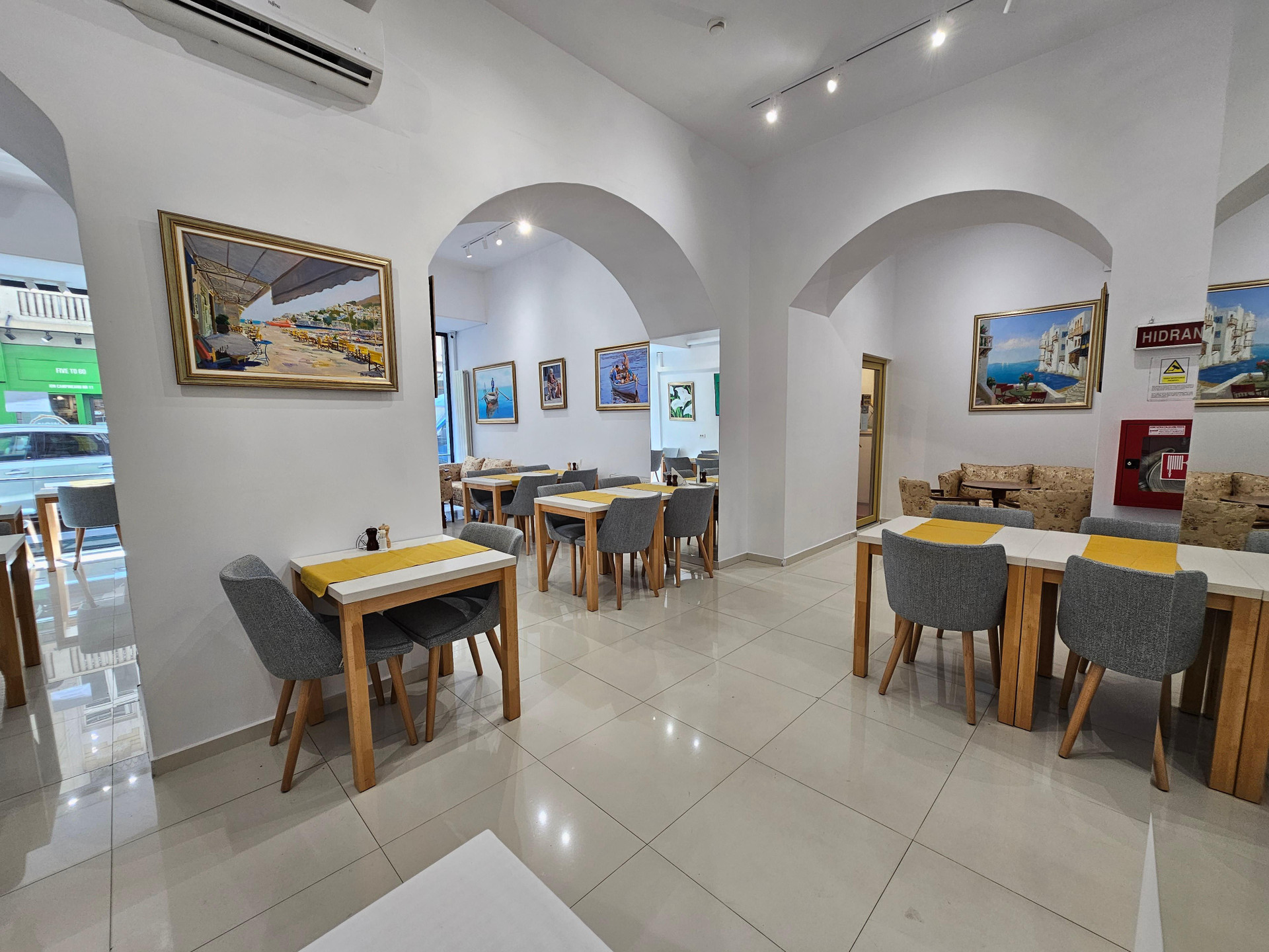 Vista Lobby Bucur Accommodation