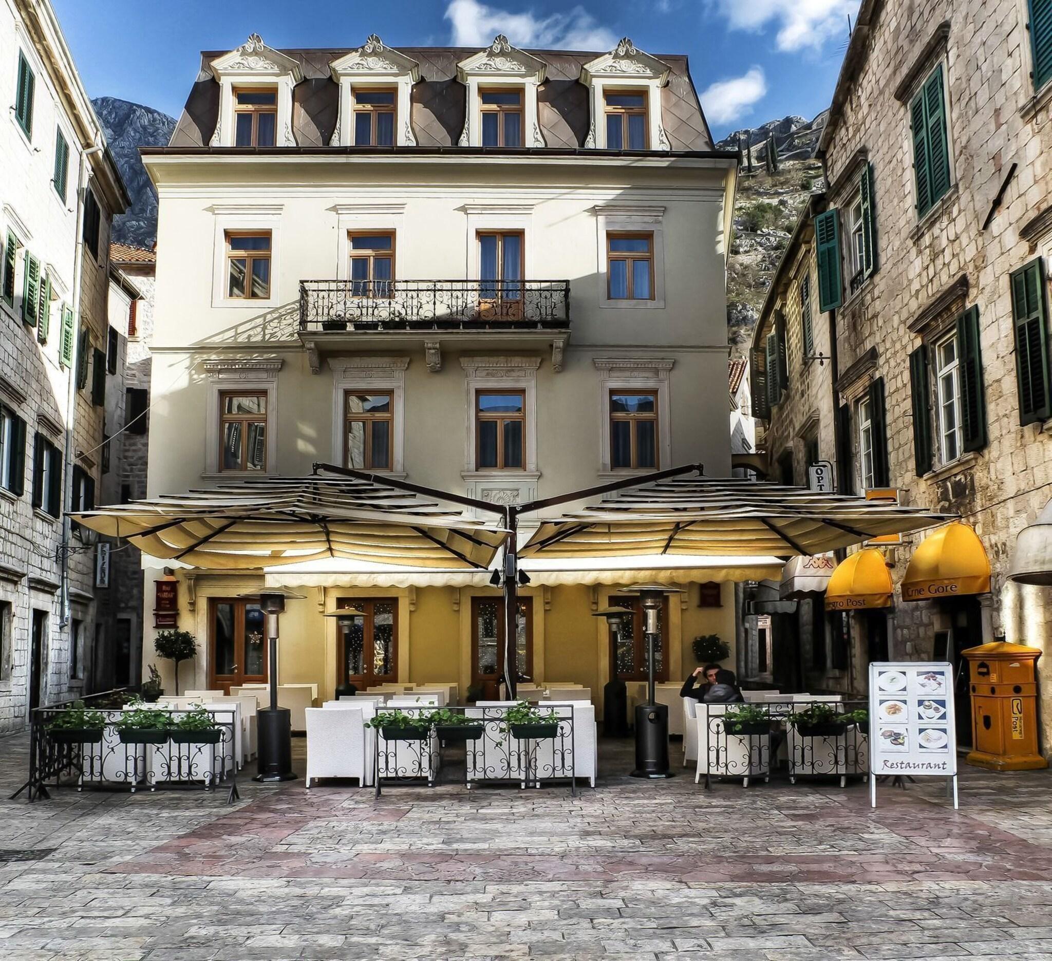 Vista Exterior Hotel Vardar Kotor