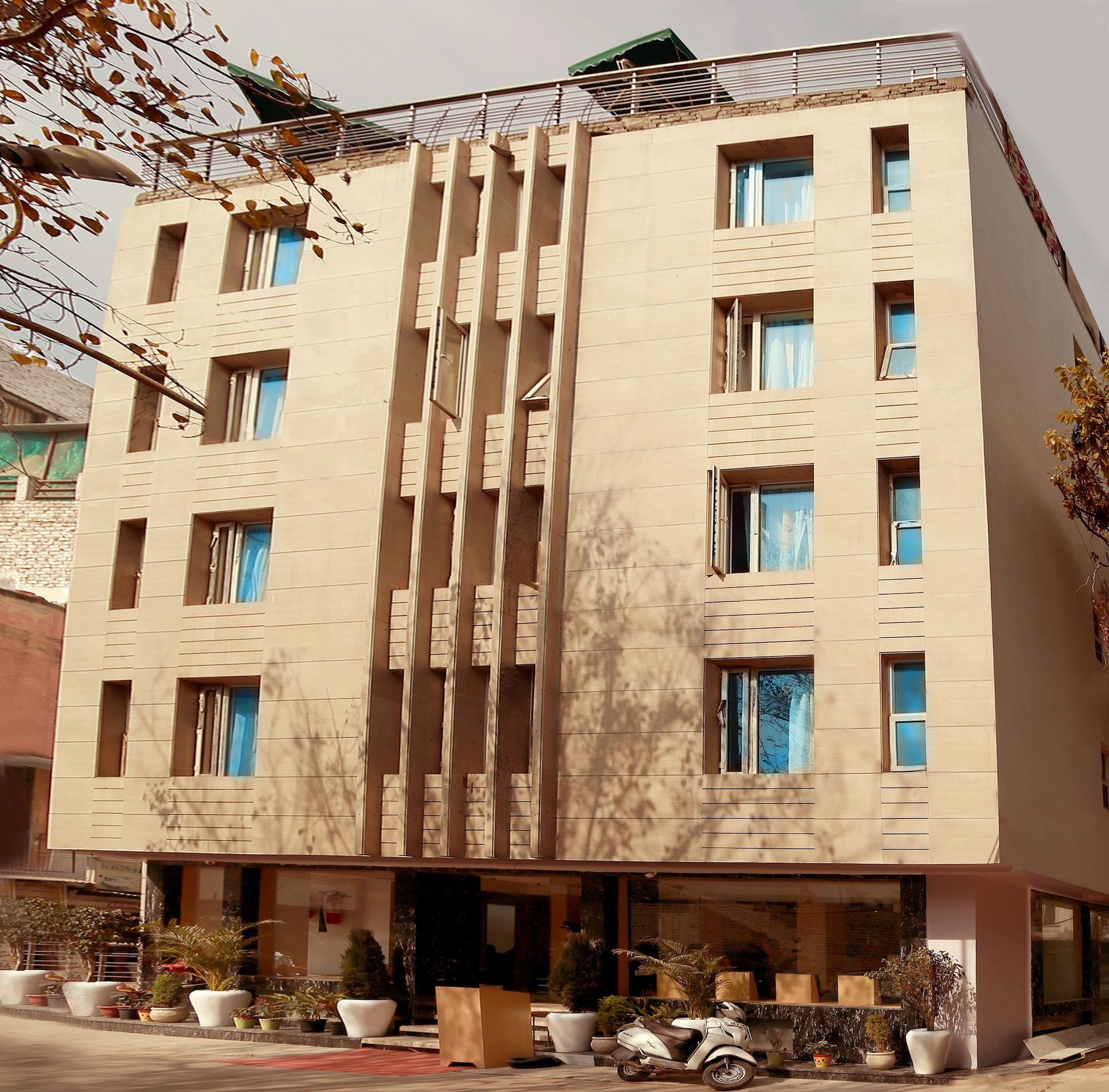 Vista Exterior Hotel Shanti Plaza