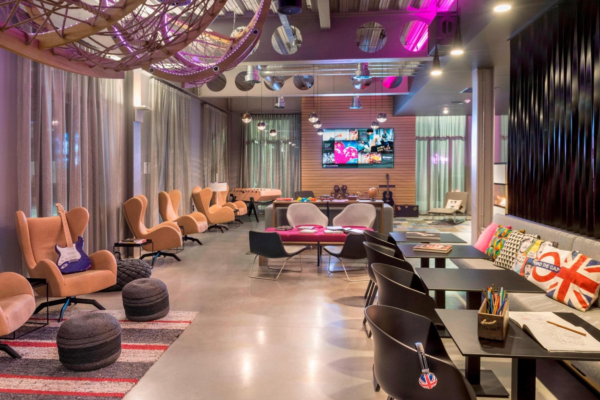 Restaurant Moxy London Excel