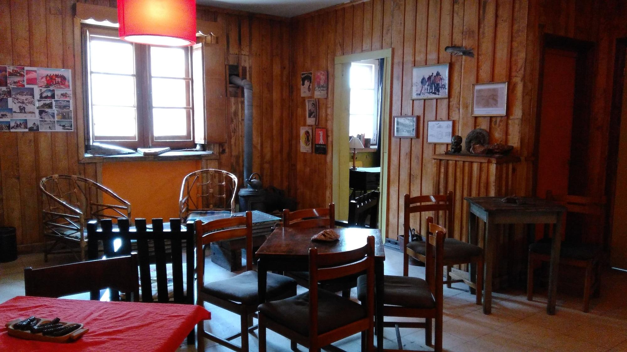 Vista Lobby Portezuelo del Viento - Mountain Hostel