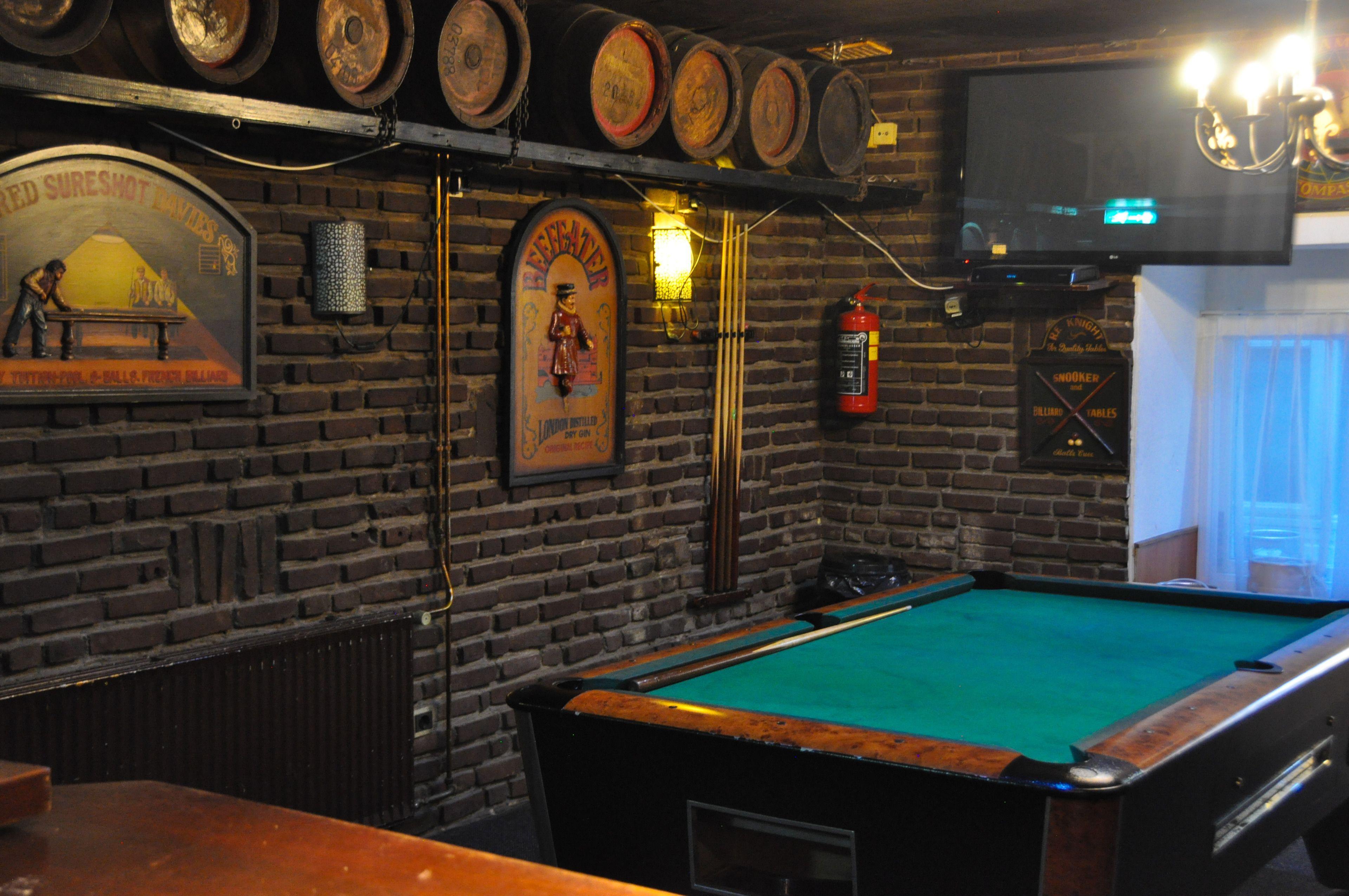 Bar/Salón Travel