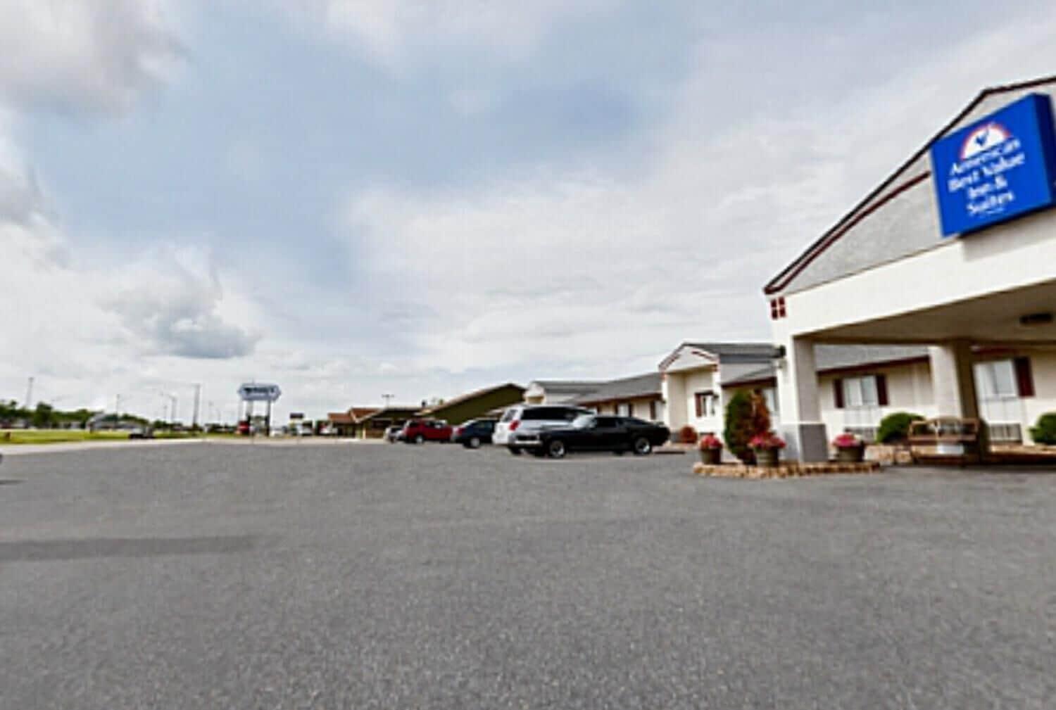 Vista Exterior Americas Best Value Inn & Suites Thief River Falls