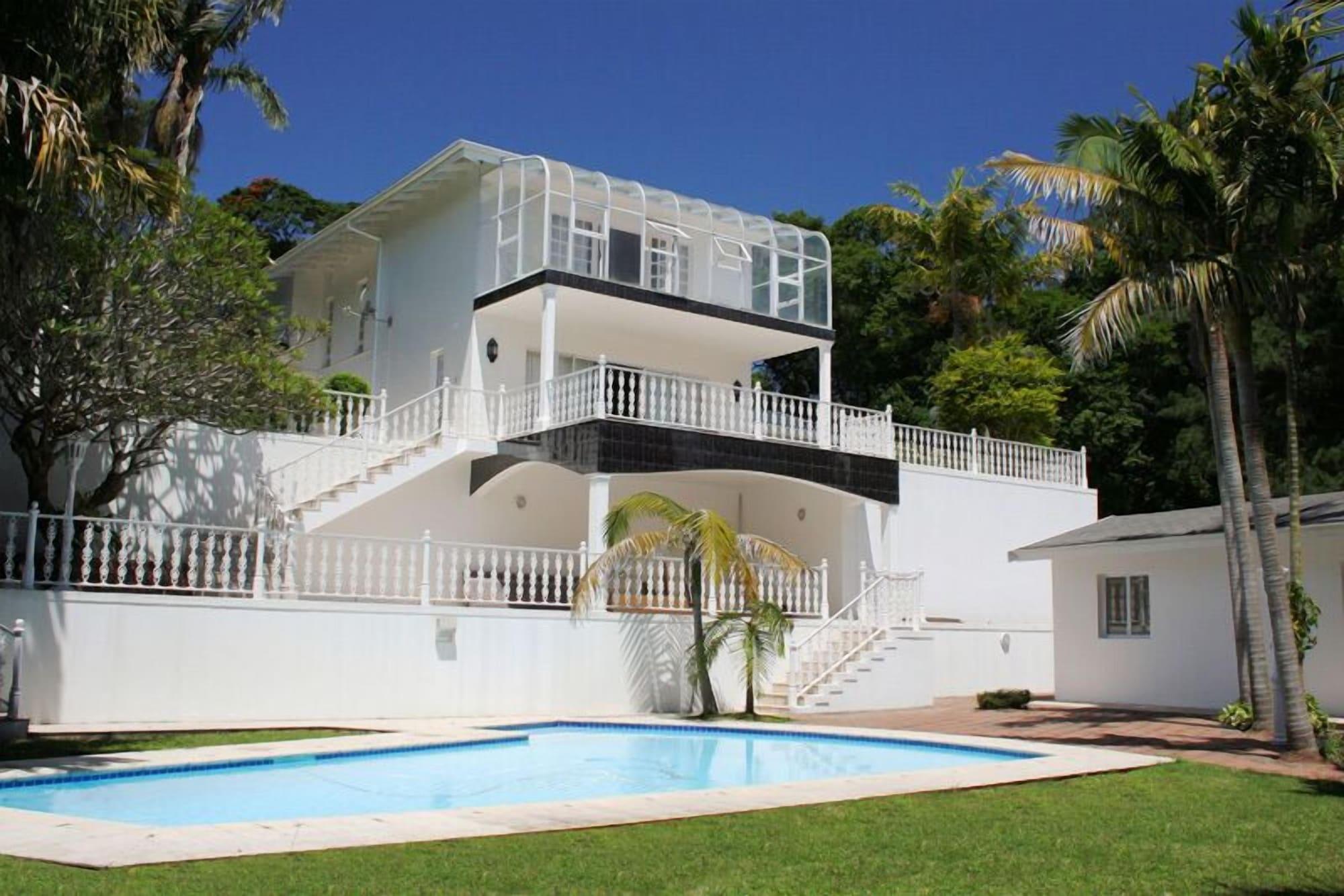Varios The WhiteHouse B&B