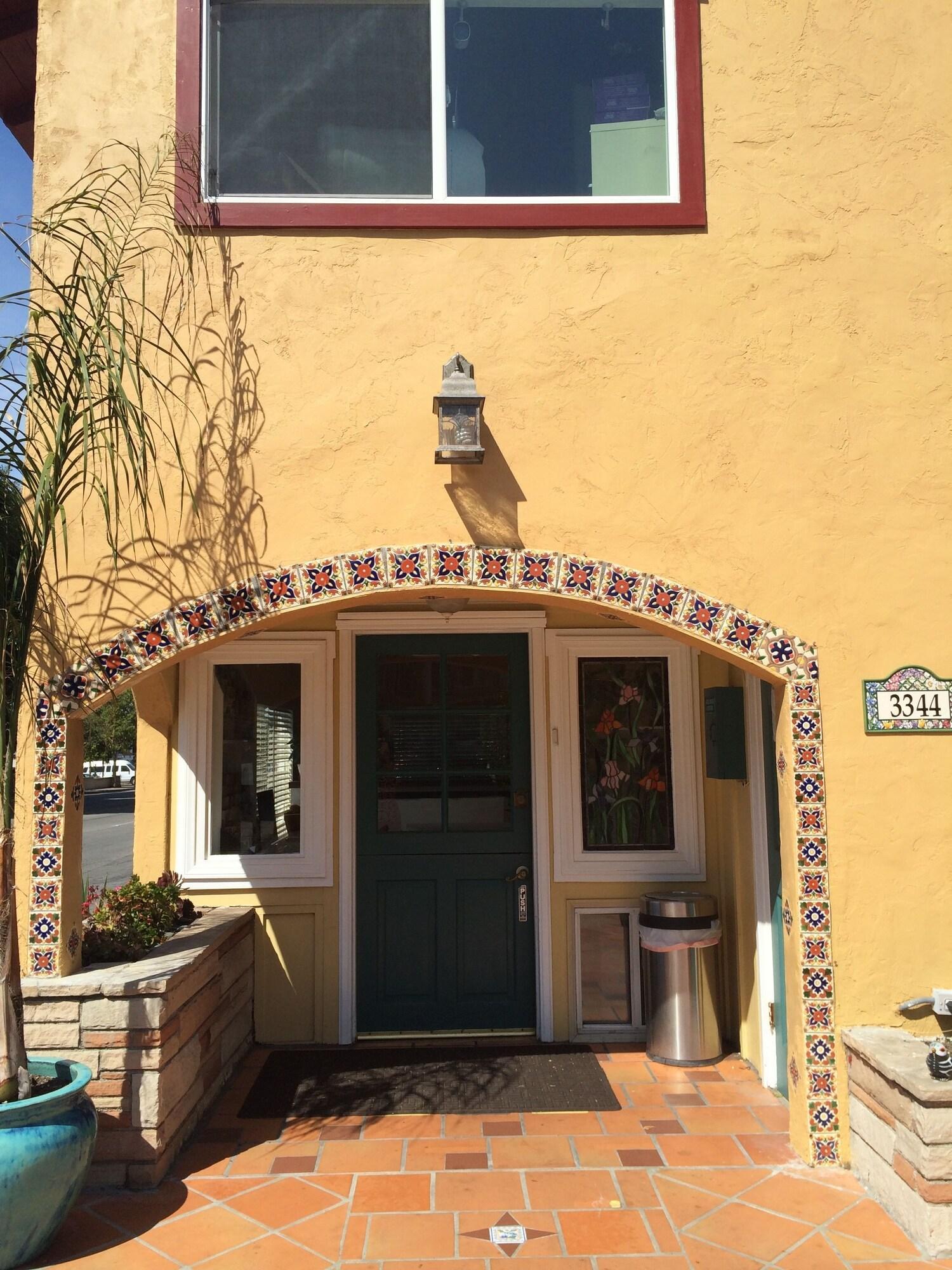 Vista Exterior Oasis Inn & Suites