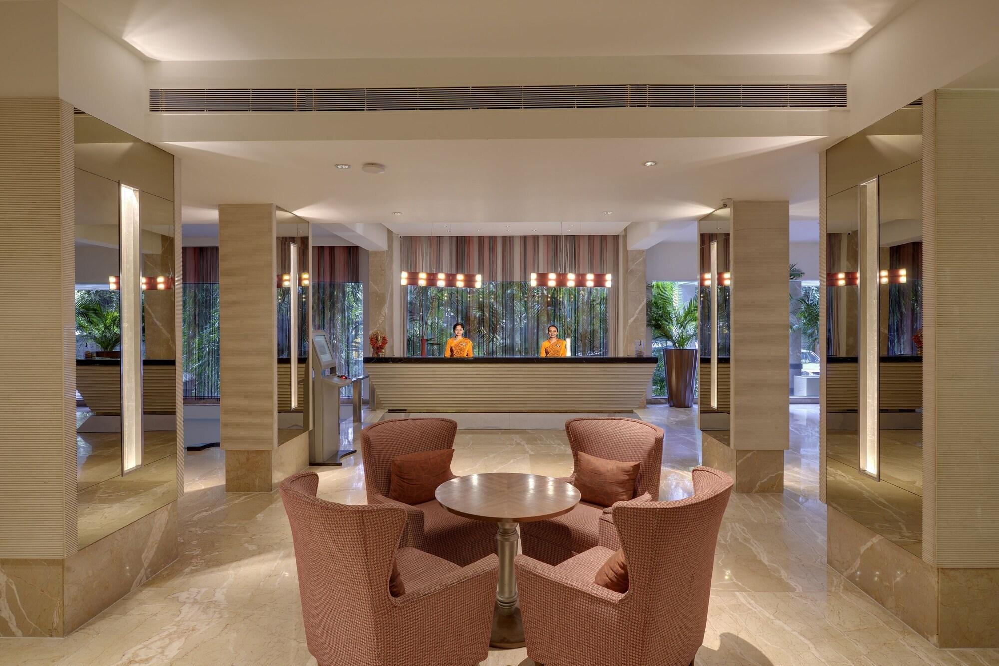 Vista Lobby Pride Hotel