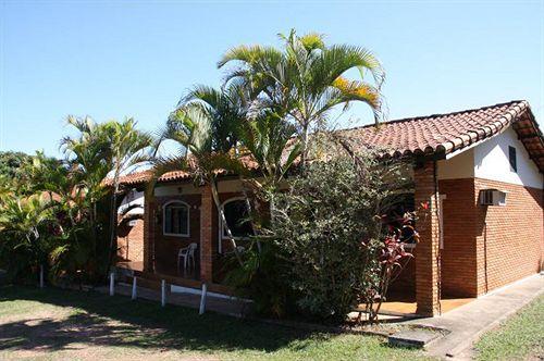 Vista Exterior Hotel Holiday House