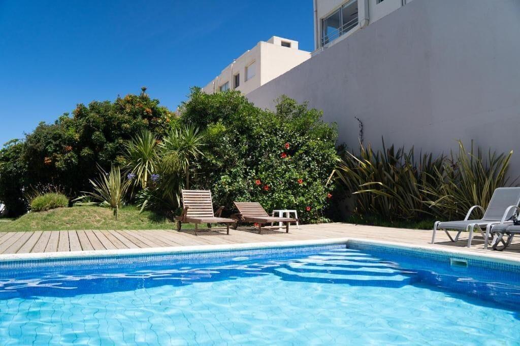Vista Piscina Vitaminas - Casa de Playa y Cafe
