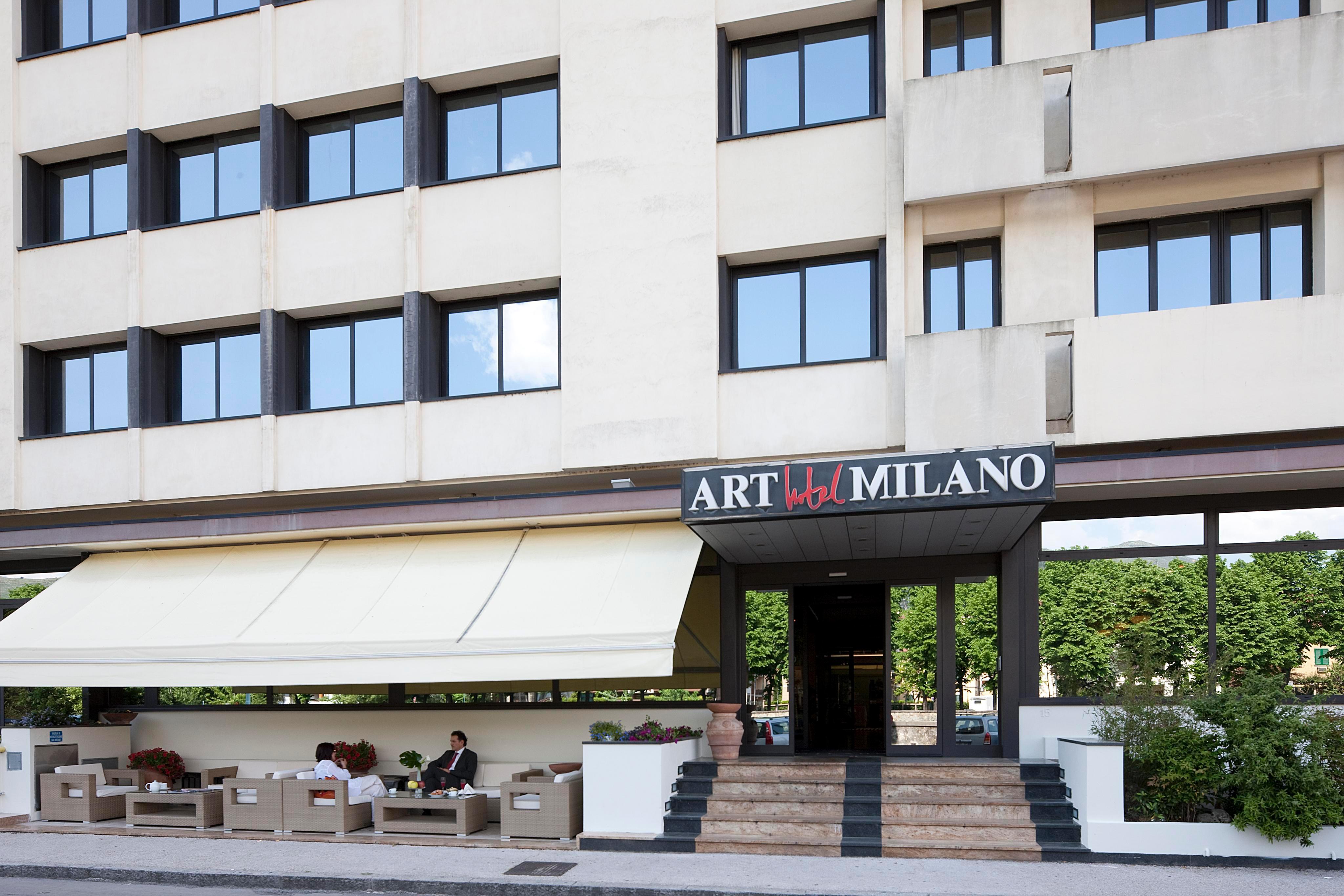 Vista Exterior Art Hotel Milano
