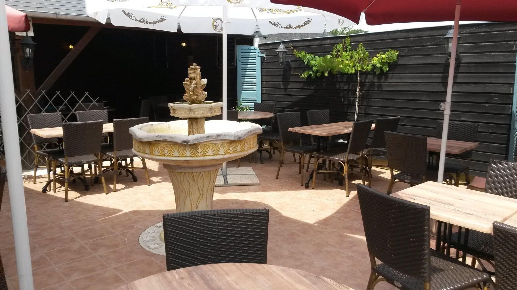 Vista Exterior Hotel Restaurant La Crêperie du Château