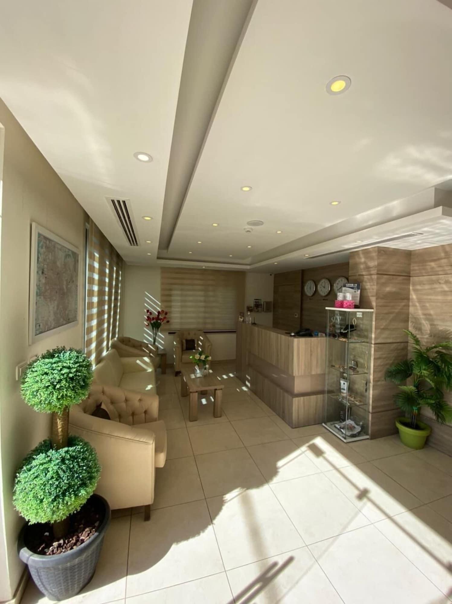Vista Lobby Almond Hotel Apartments