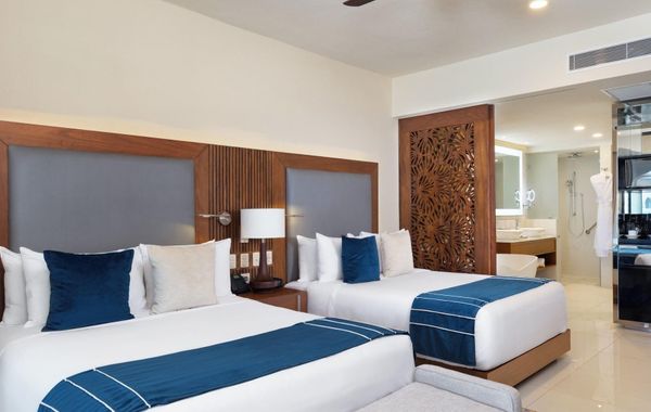 Coastal Elegance Meets Modern Comfort at Villa La Valencia: 2 Bedroom Suite