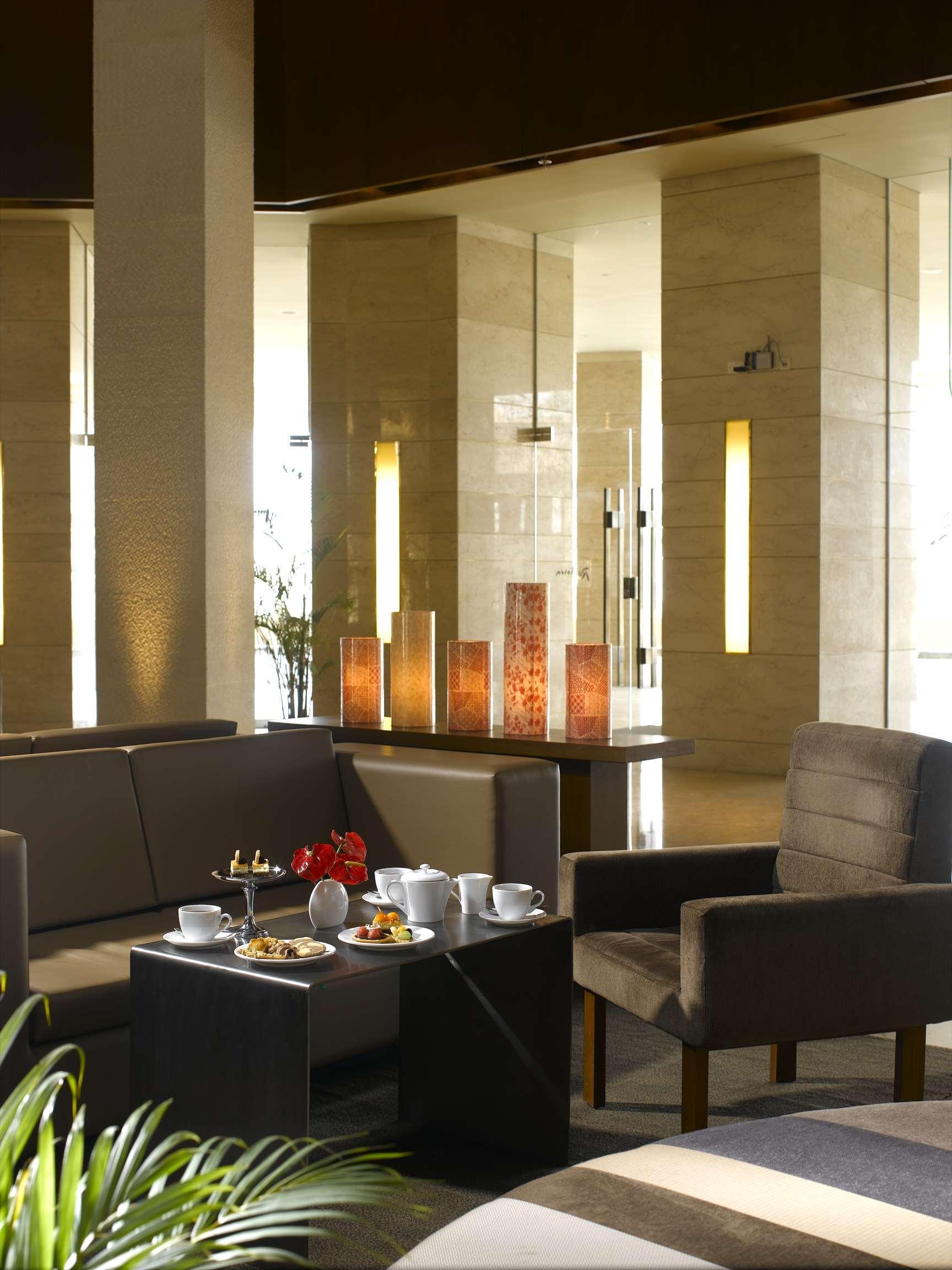 Vista Lobby Radisson Blu Dhaka Water Garden