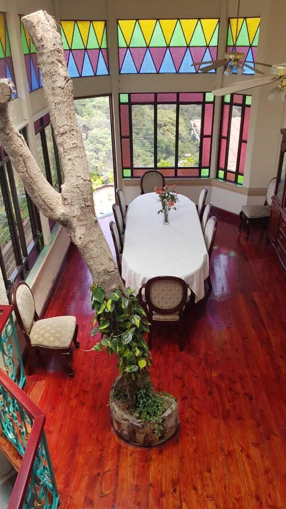 Vista Lobby Aurora Express