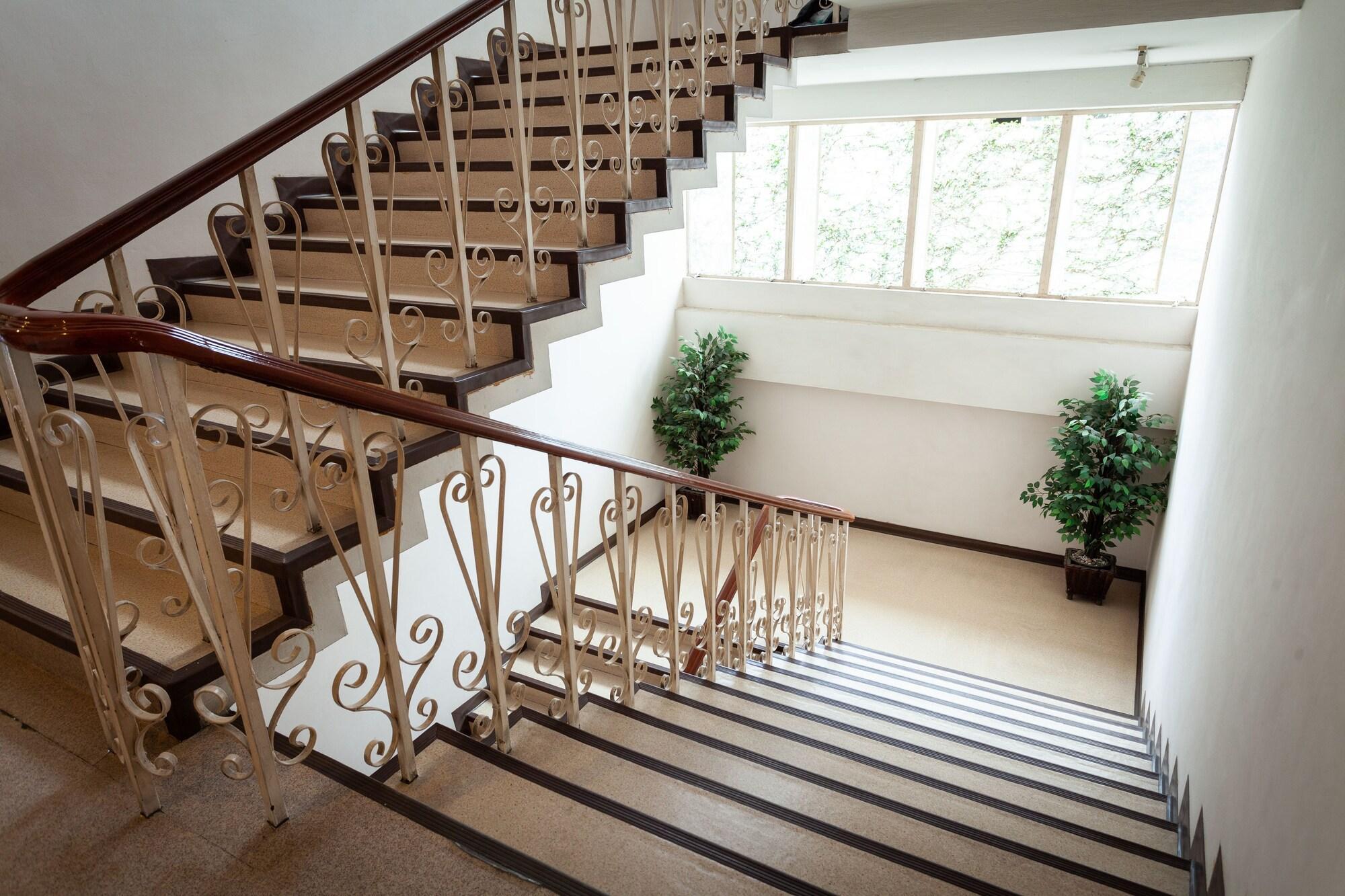 Vista Lobby The Sunrise Residence