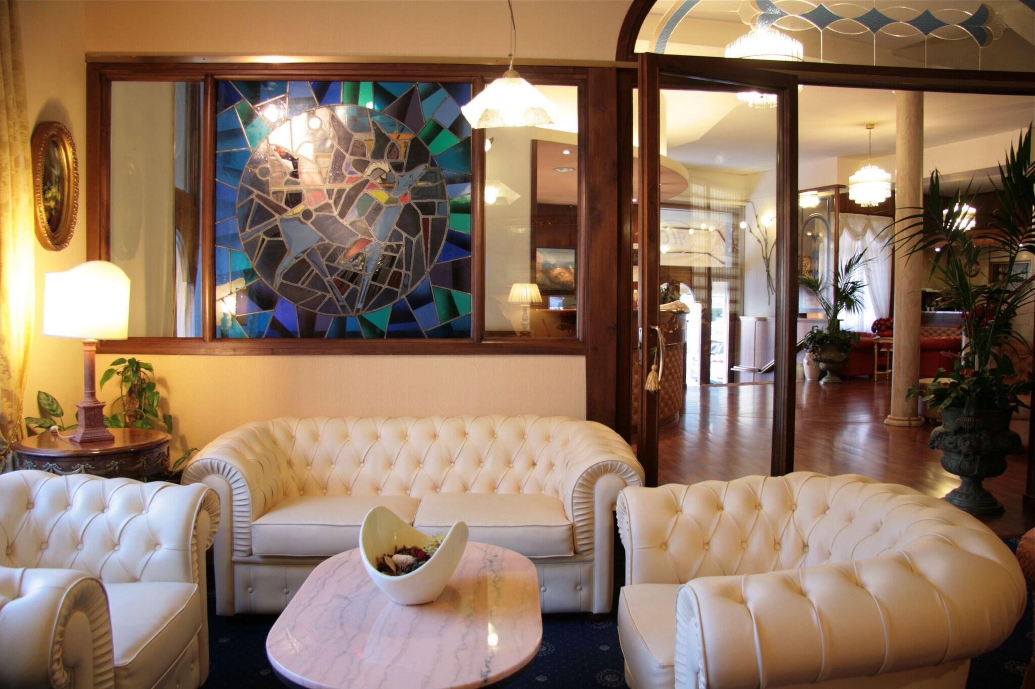 Vista Lobby Hotel Continentale