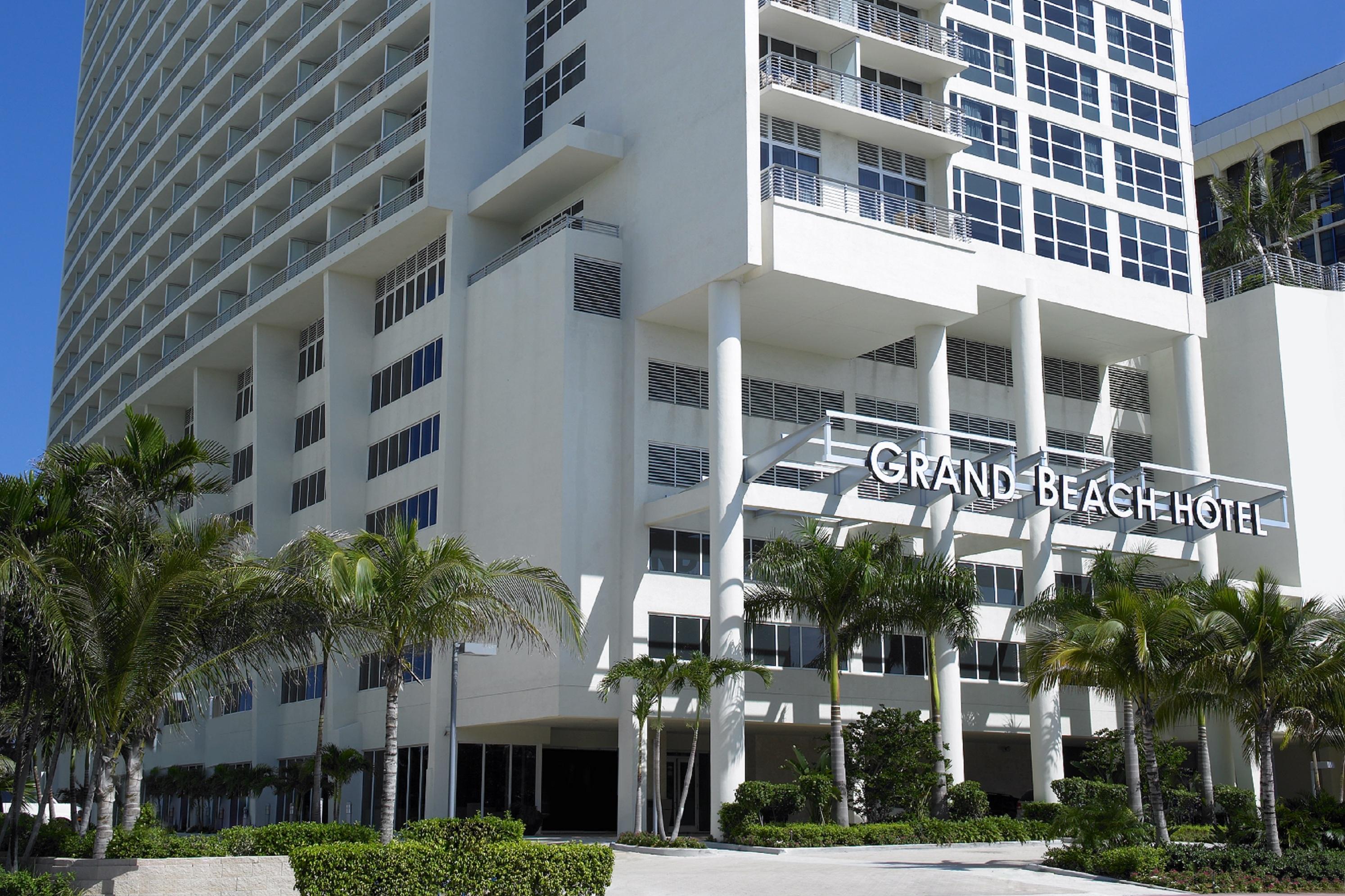 Vista Exterior Grand Beach Hotel