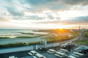 Alojamiento - The Coast Lodge