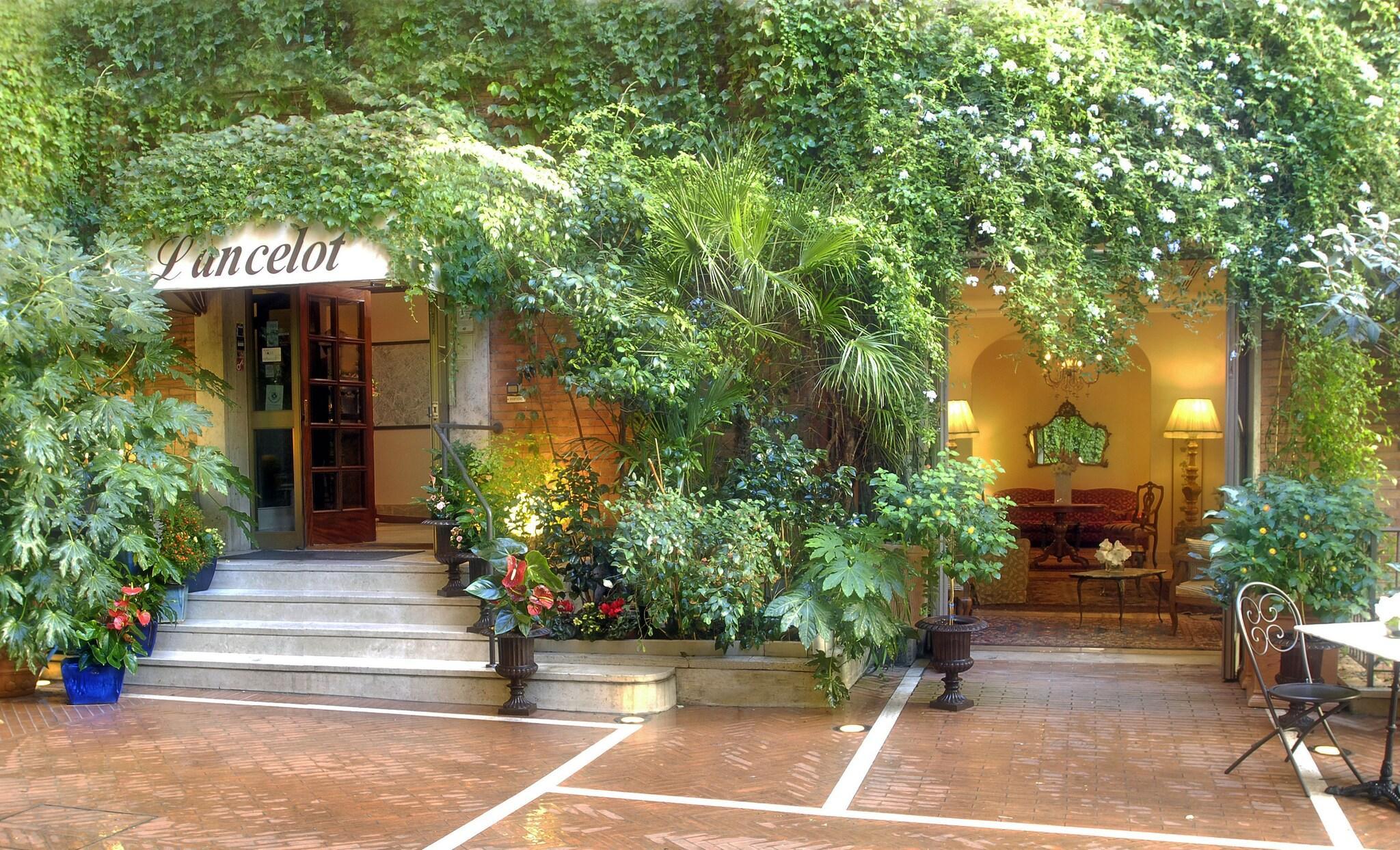 Vista Exterior Hotel Lancelot