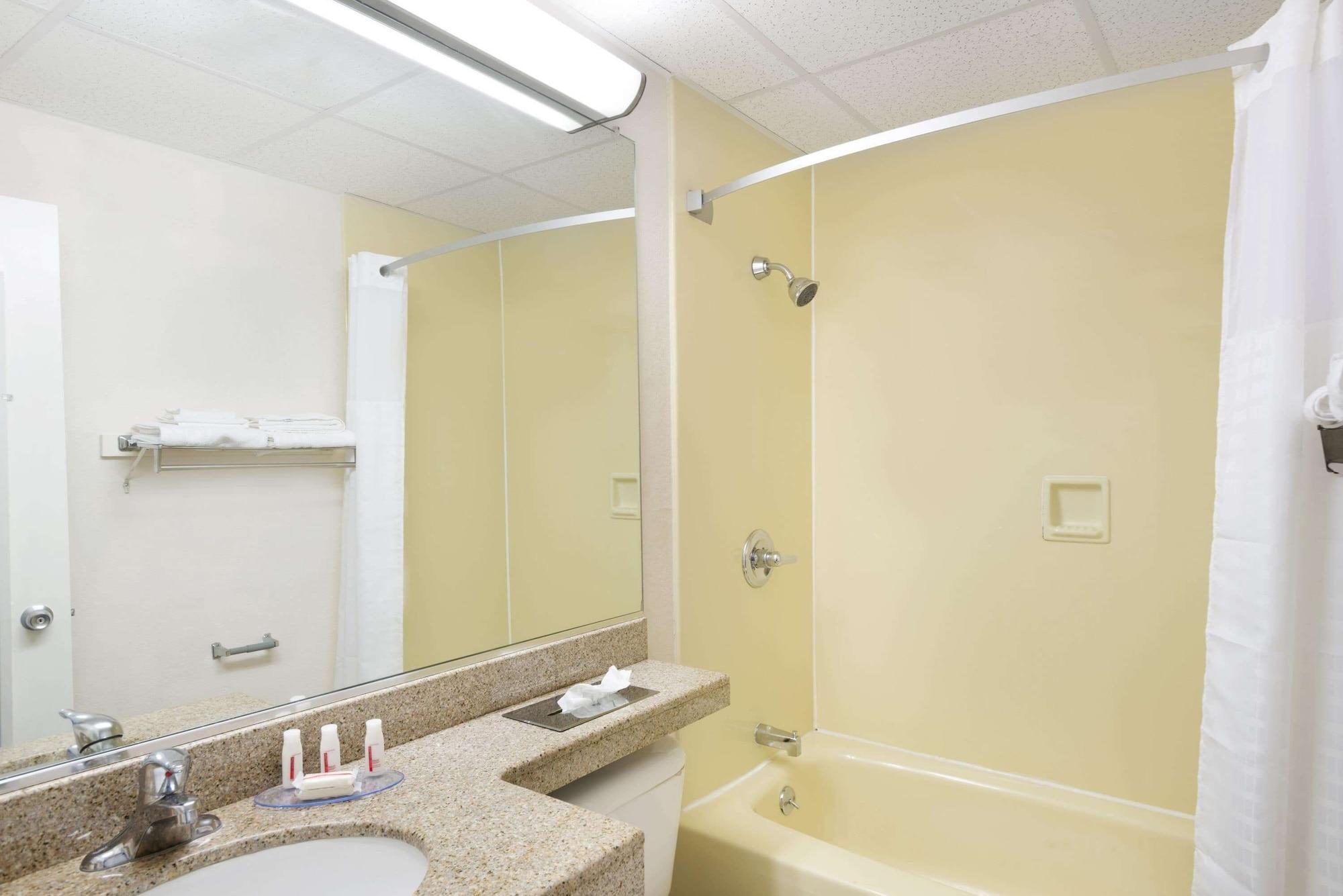 Equipamiento de Habitación Howard Johnson by Wyndham Newburgh/West Point