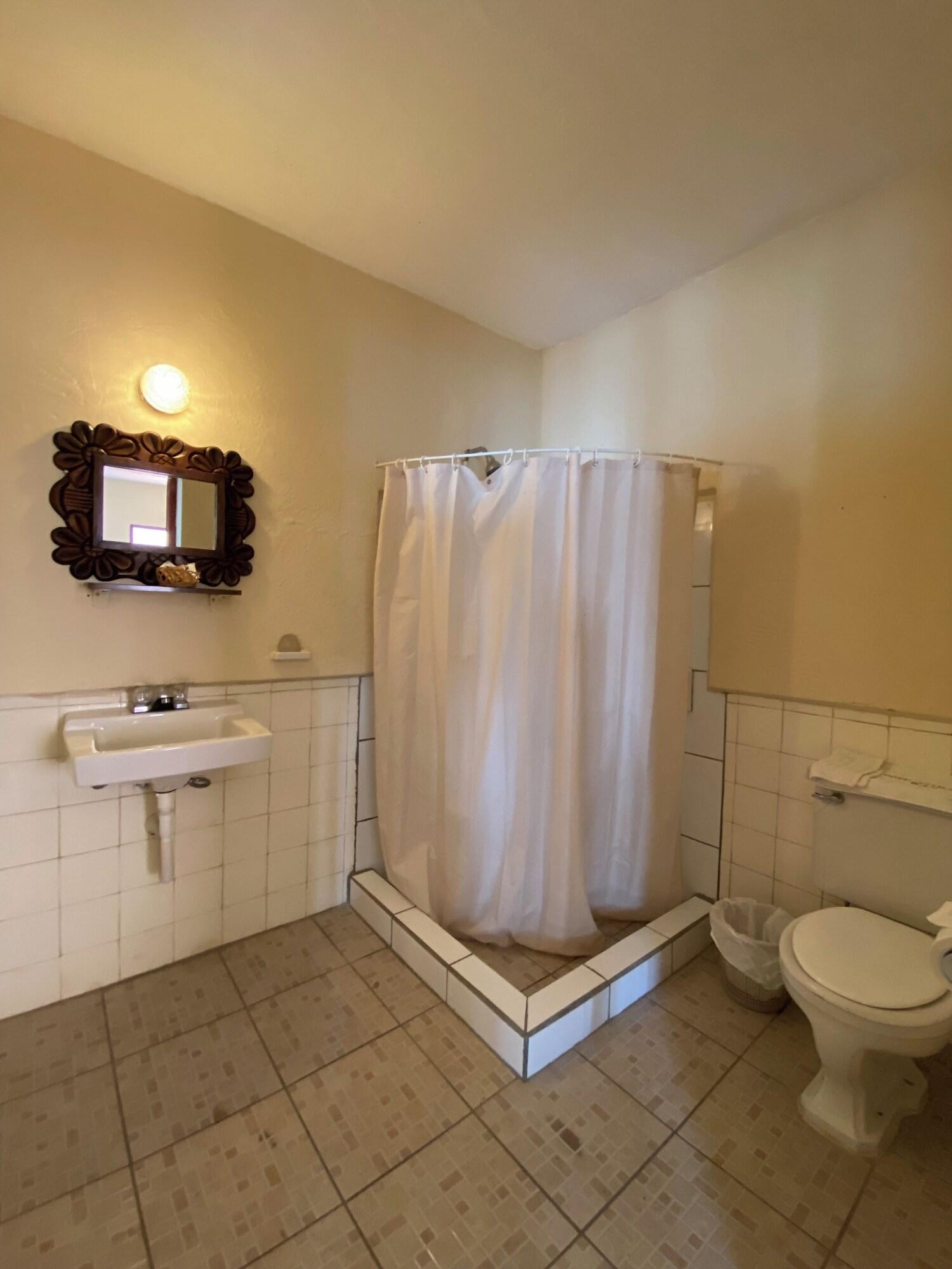 Equipamiento de Habitación The Lakefront Panajachel by Tzanjuyu