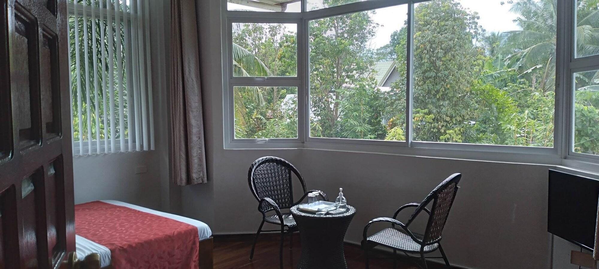 Habitación CAMIGUIN LANZONES RESORT