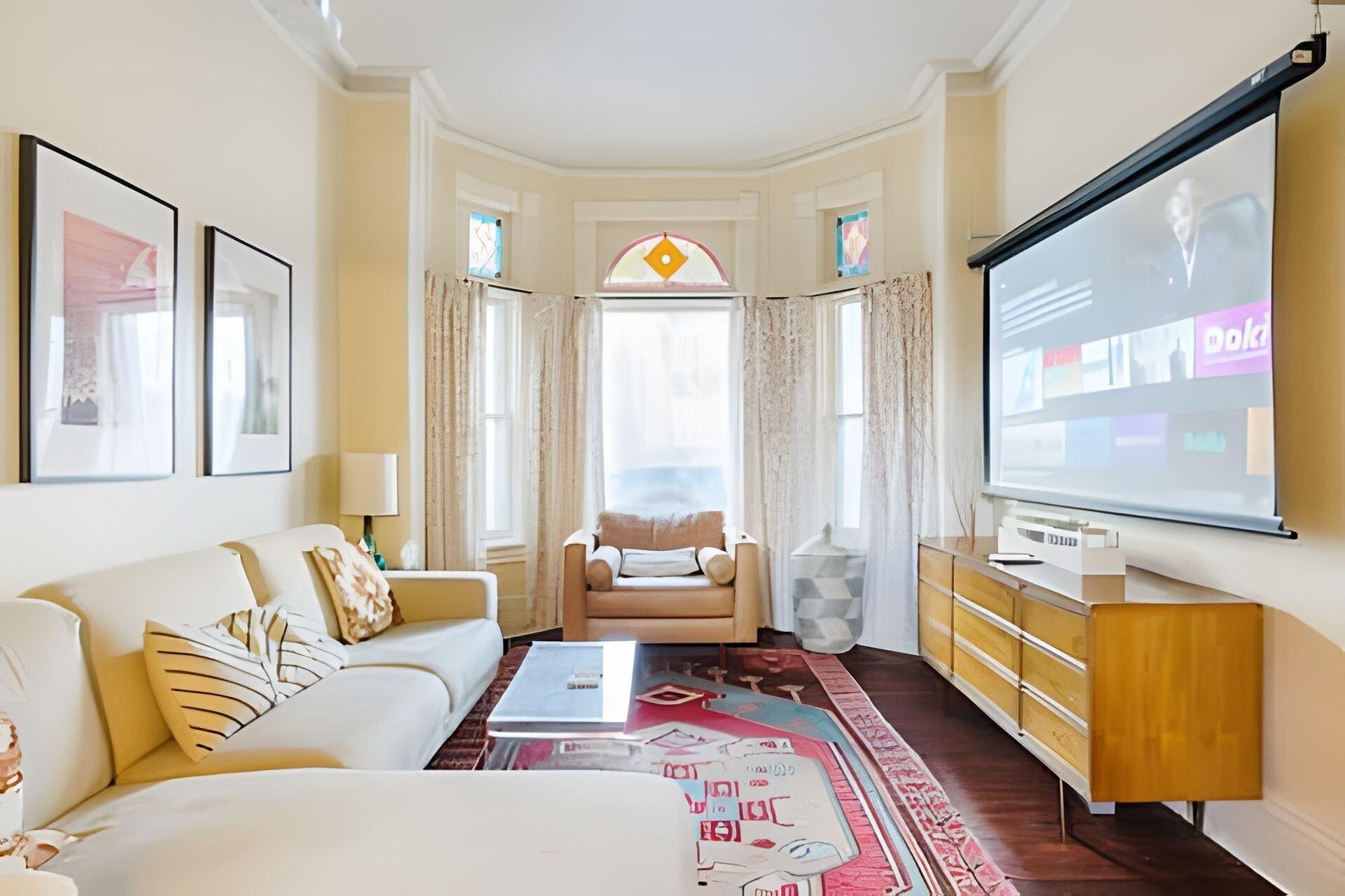 Varios Charming Family House 3 Bdr with Balcony