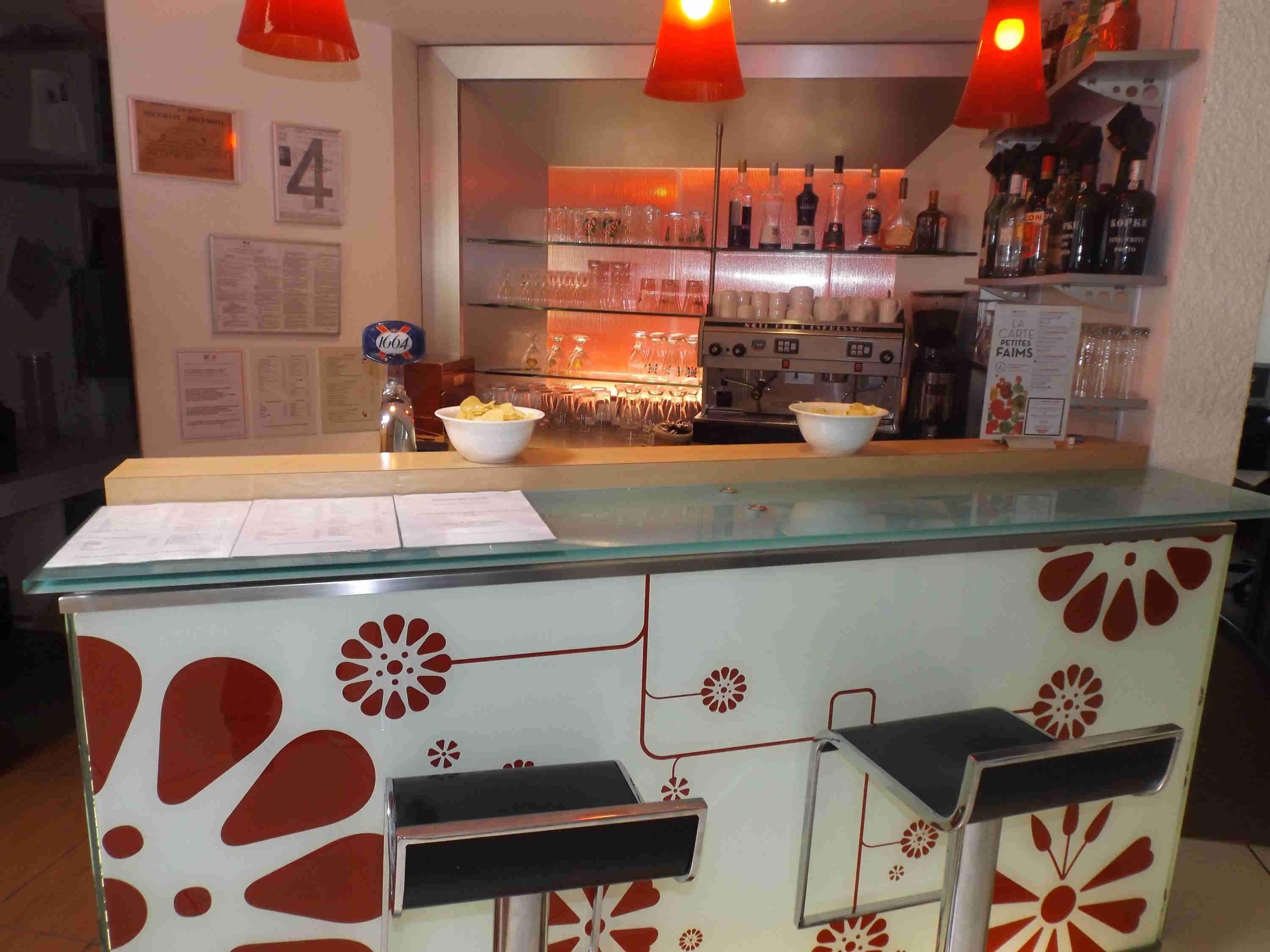 Bar/Salón ibis Abbeville